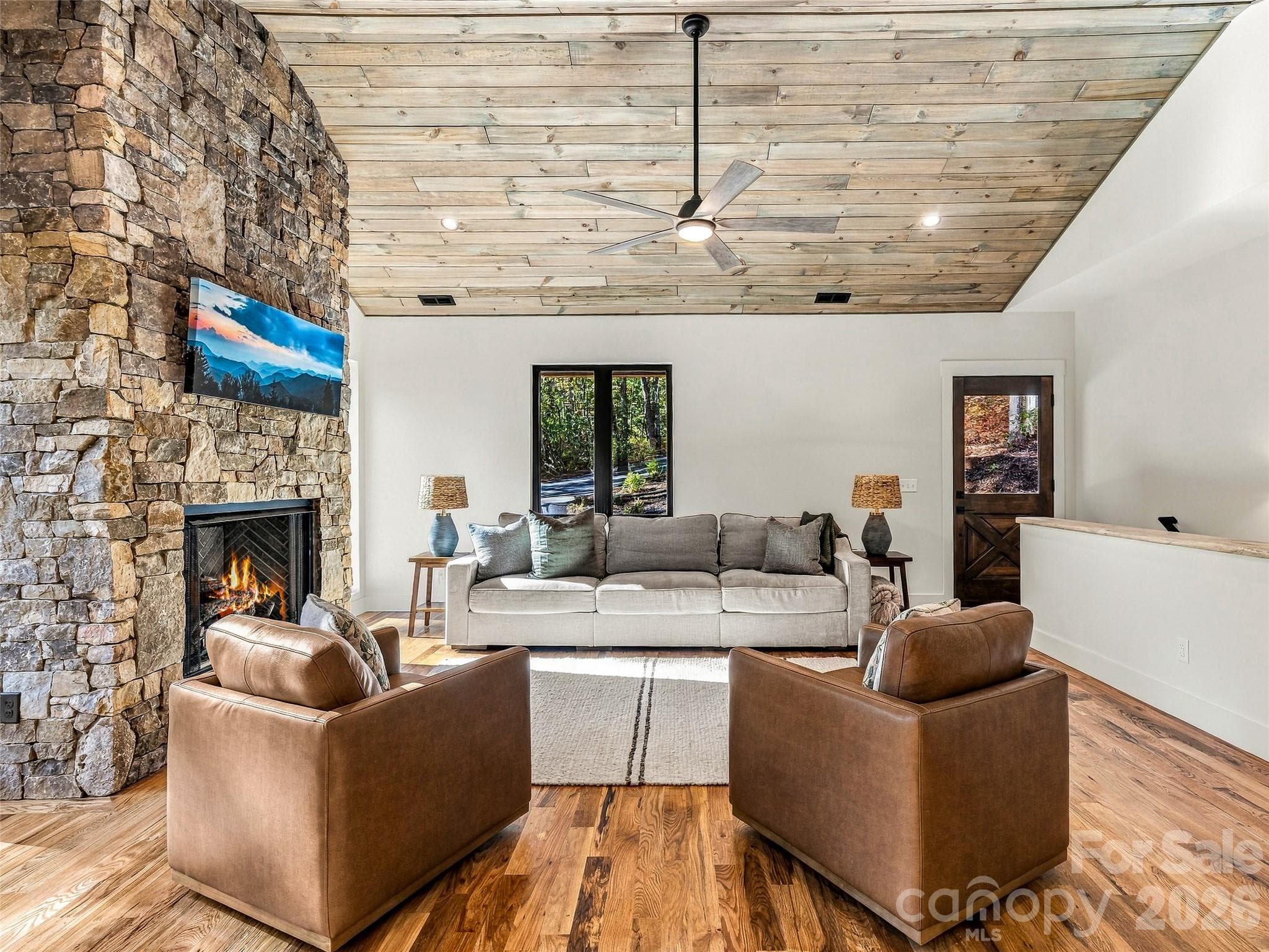 Open Living, Vaulted Ceiling - 384 Green Hollow Lane, Brevard