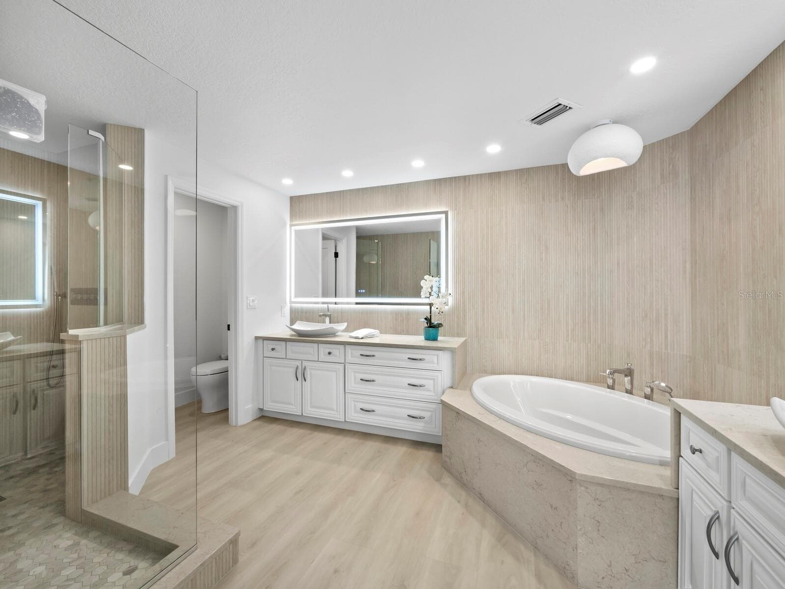 Condominium at 1260 DOLPHIN BAY WAY #301, SARASOTA, photo 13 of 30