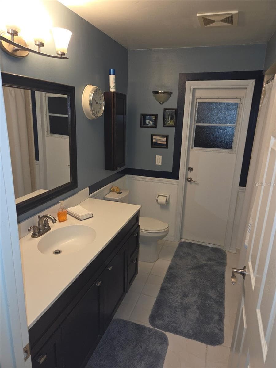 Guest bath - 2526 RUSK CT, DELTONA