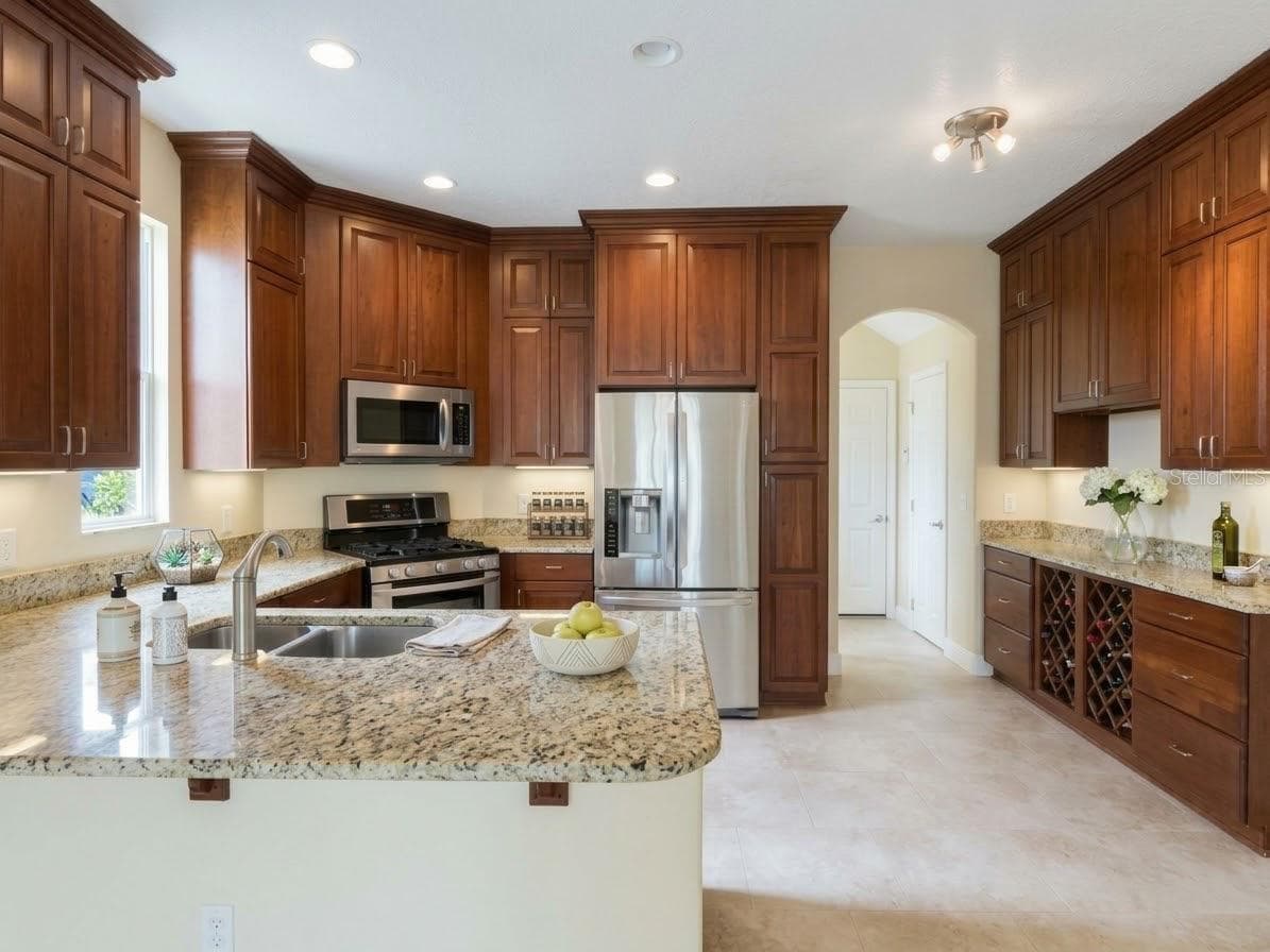 Single Family Residence at 6628 BOUGANVILLEA CRESCENT DR, ORLANDO, photo 2 of 20