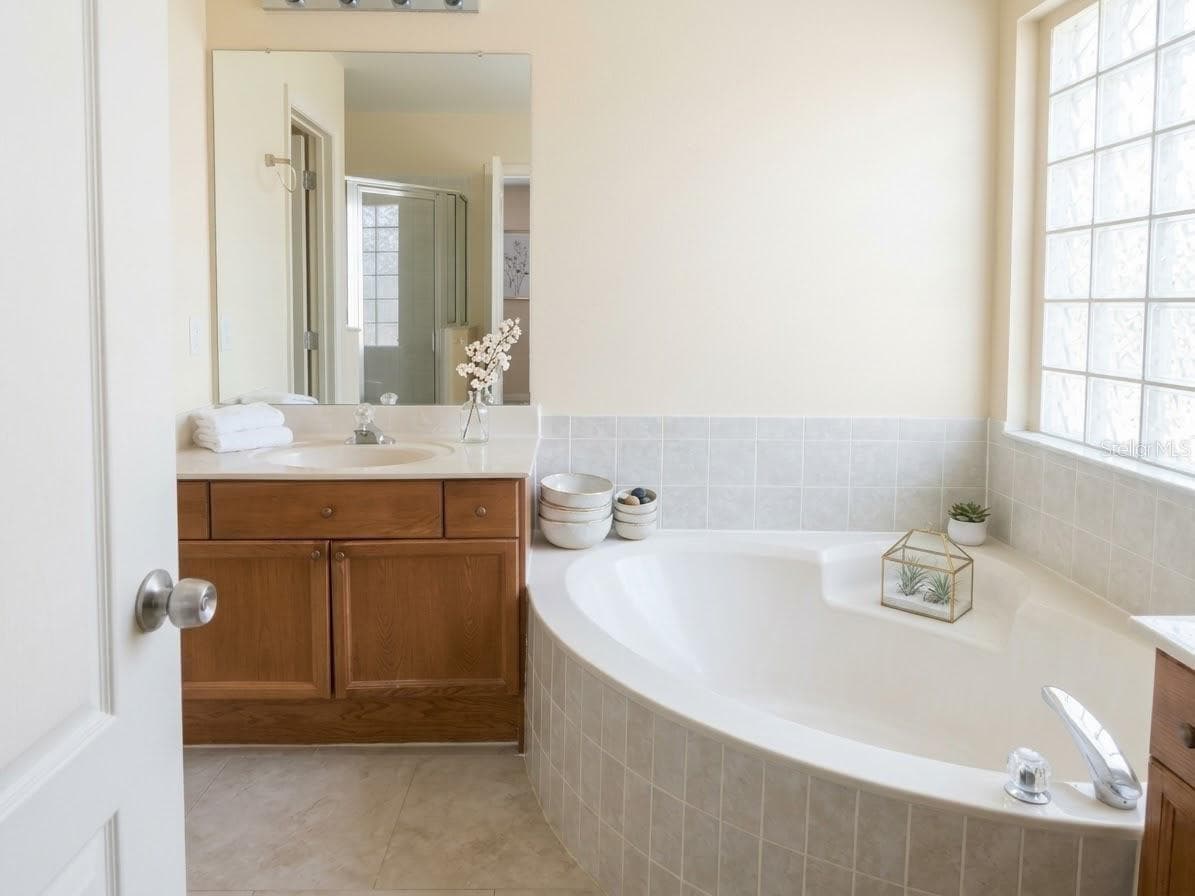 Single Family Residence at 6628 BOUGANVILLEA CRESCENT DR, ORLANDO, photo 11 of 20