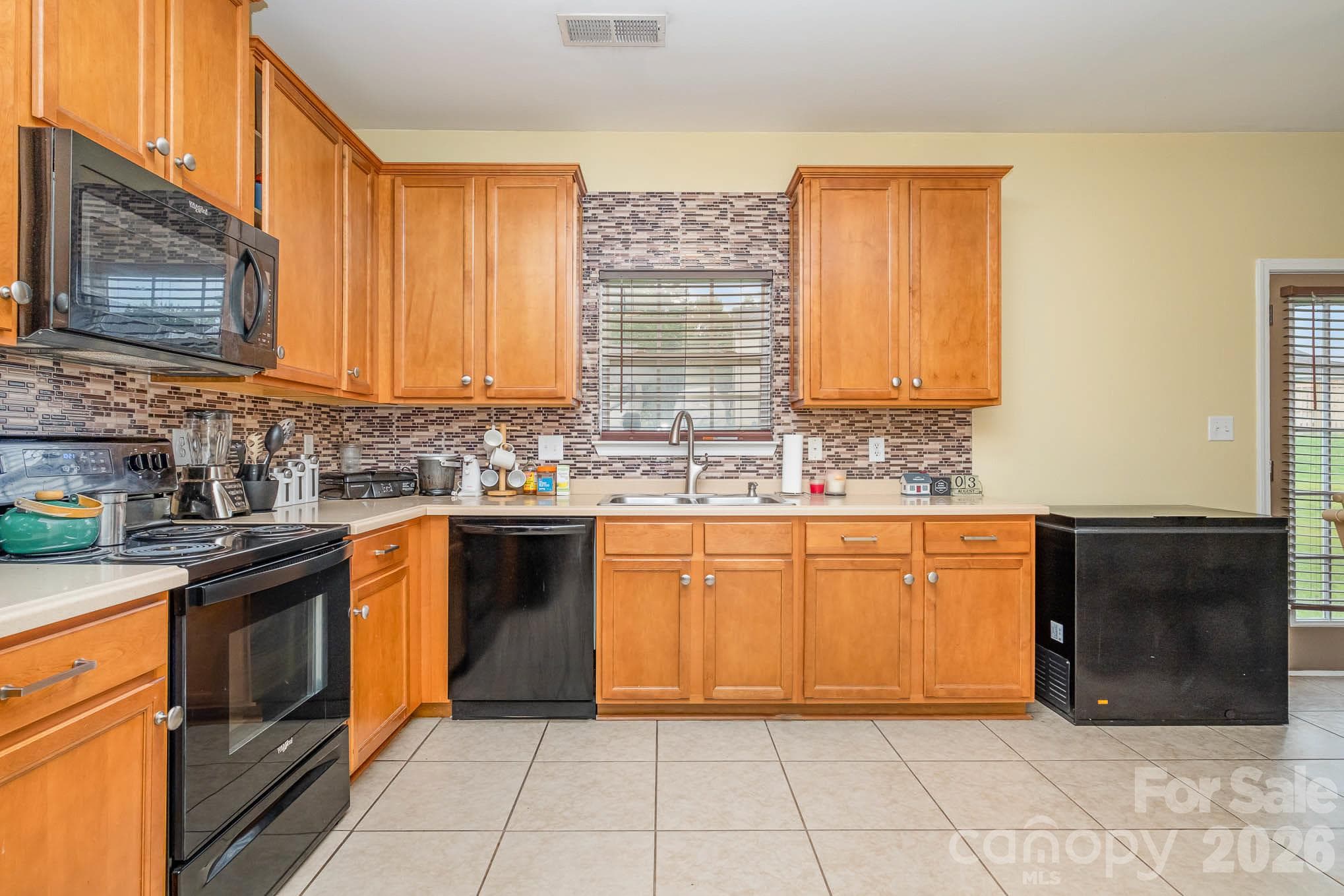 Single Family Residence at 1018 Clover Gap Drive, Charlotte, photo 11 of 24