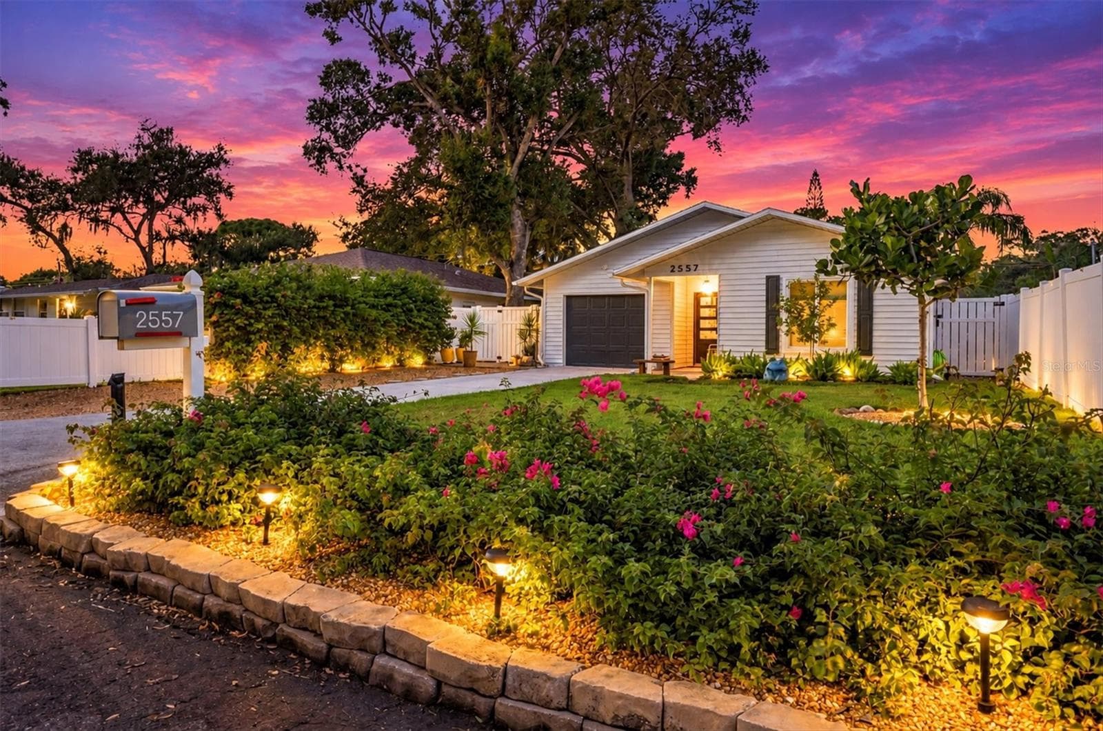 Single Family Residence at 2557 TEMPLE ST, SARASOTA, photo 8 of 71
