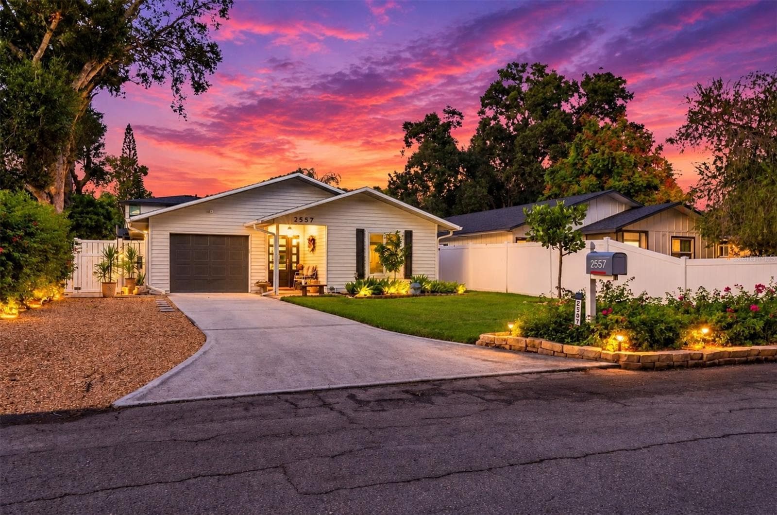 Single Family Residence at 2557 TEMPLE ST, SARASOTA, photo 9 of 71