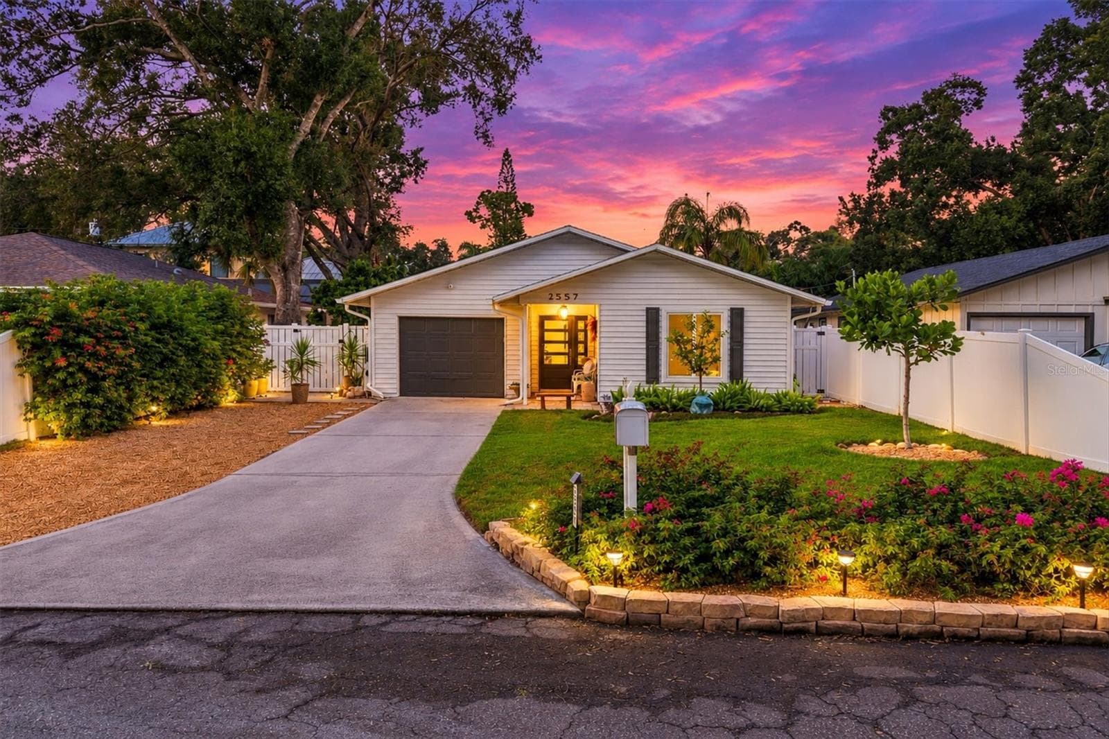 Single Family Residence at 2557 TEMPLE ST, SARASOTA, photo 13 of 71