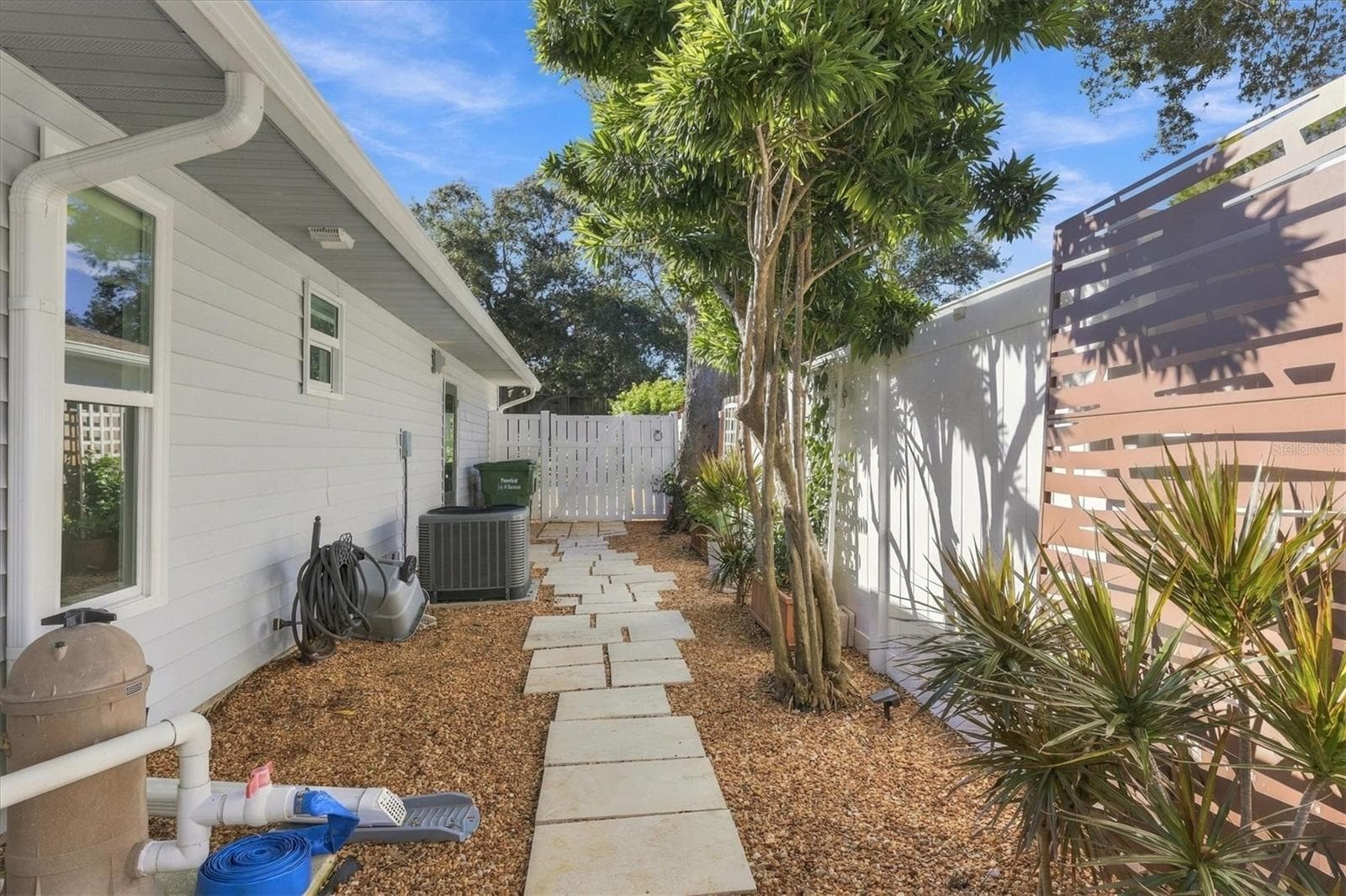 Single Family Residence at 2557 TEMPLE ST, SARASOTA, photo 41 of 71