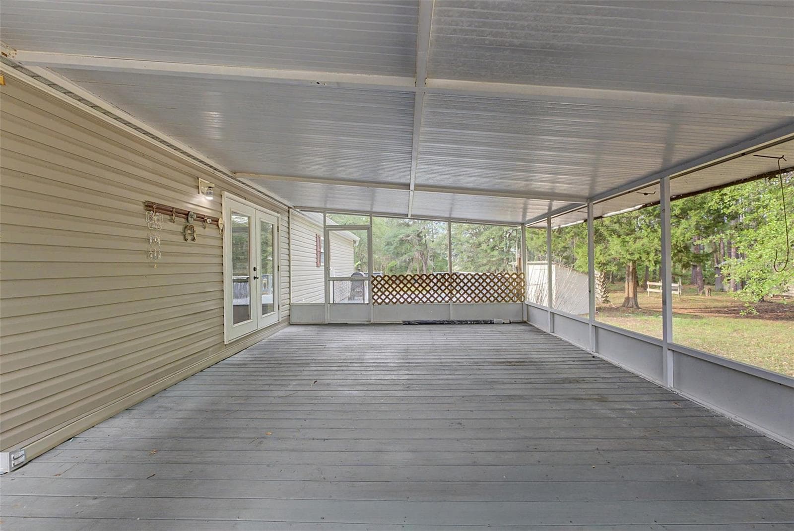 Manufactured Home at 17926 SE 49TH PL, HAWTHORNE, photo 82 of 93