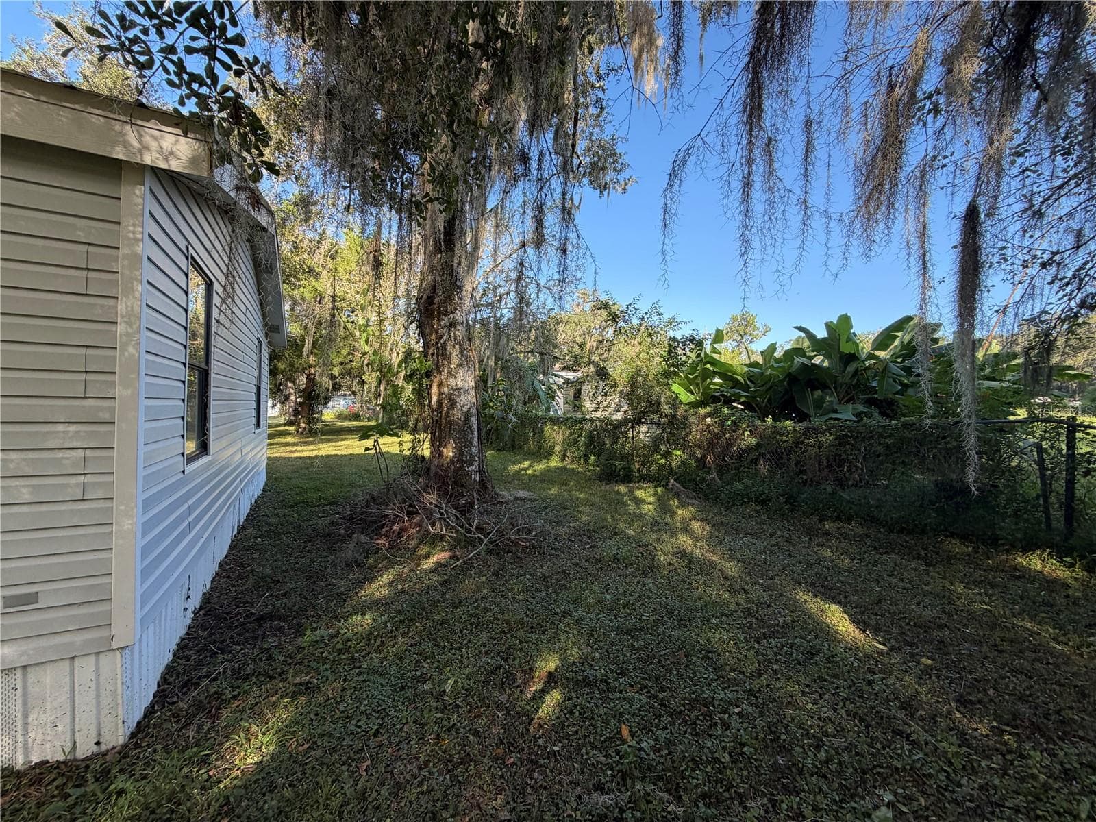Side of the Home - 9038 PARRISH AVE, BROOKSVILLE