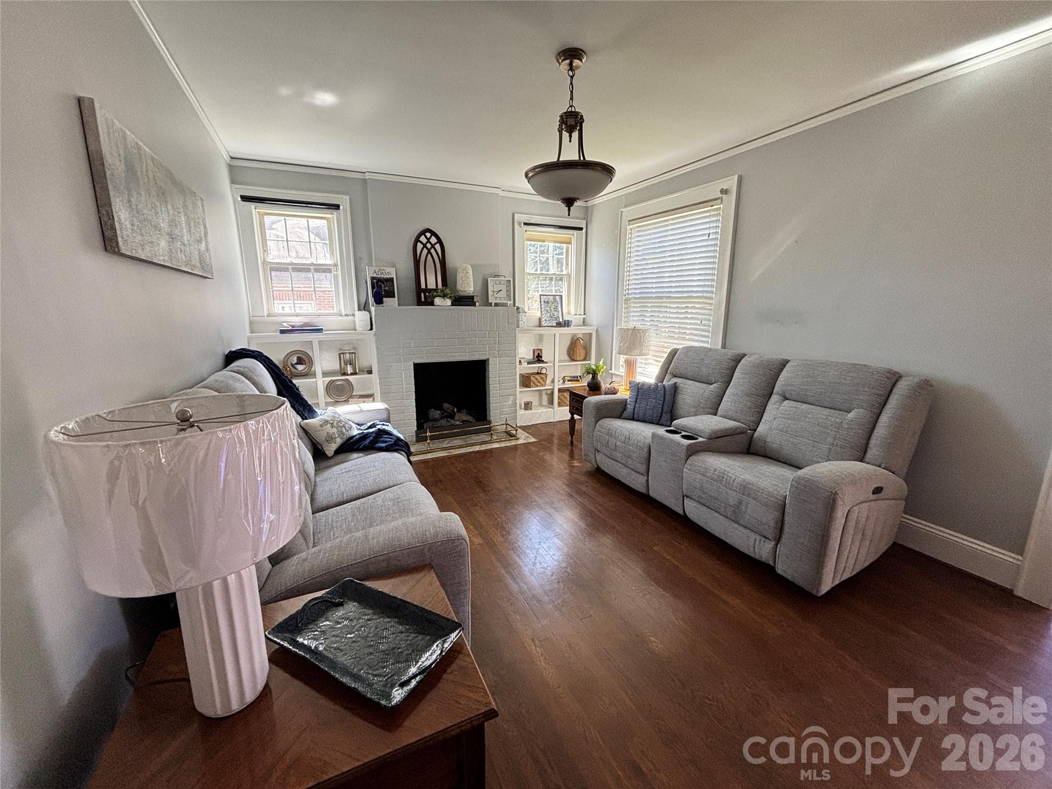 Single Family Residence at 323 4th Street Place SW, Hickory, photo 2 of 20