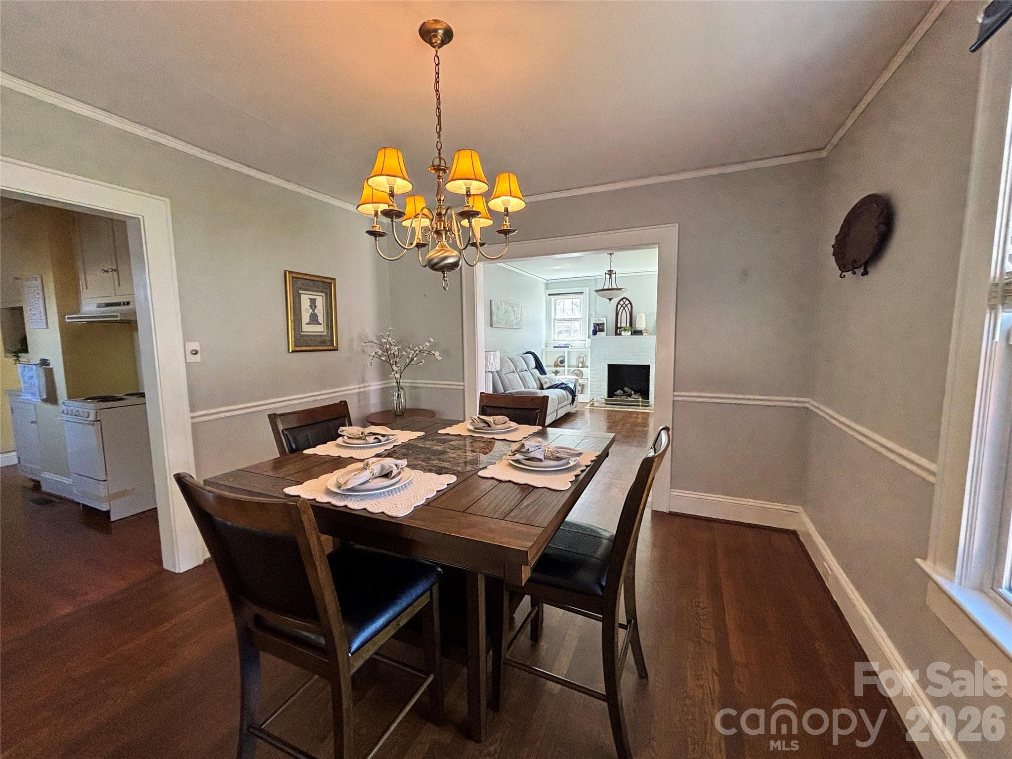 Single Family Residence at 323 4th Street Place SW, Hickory, photo 3 of 20