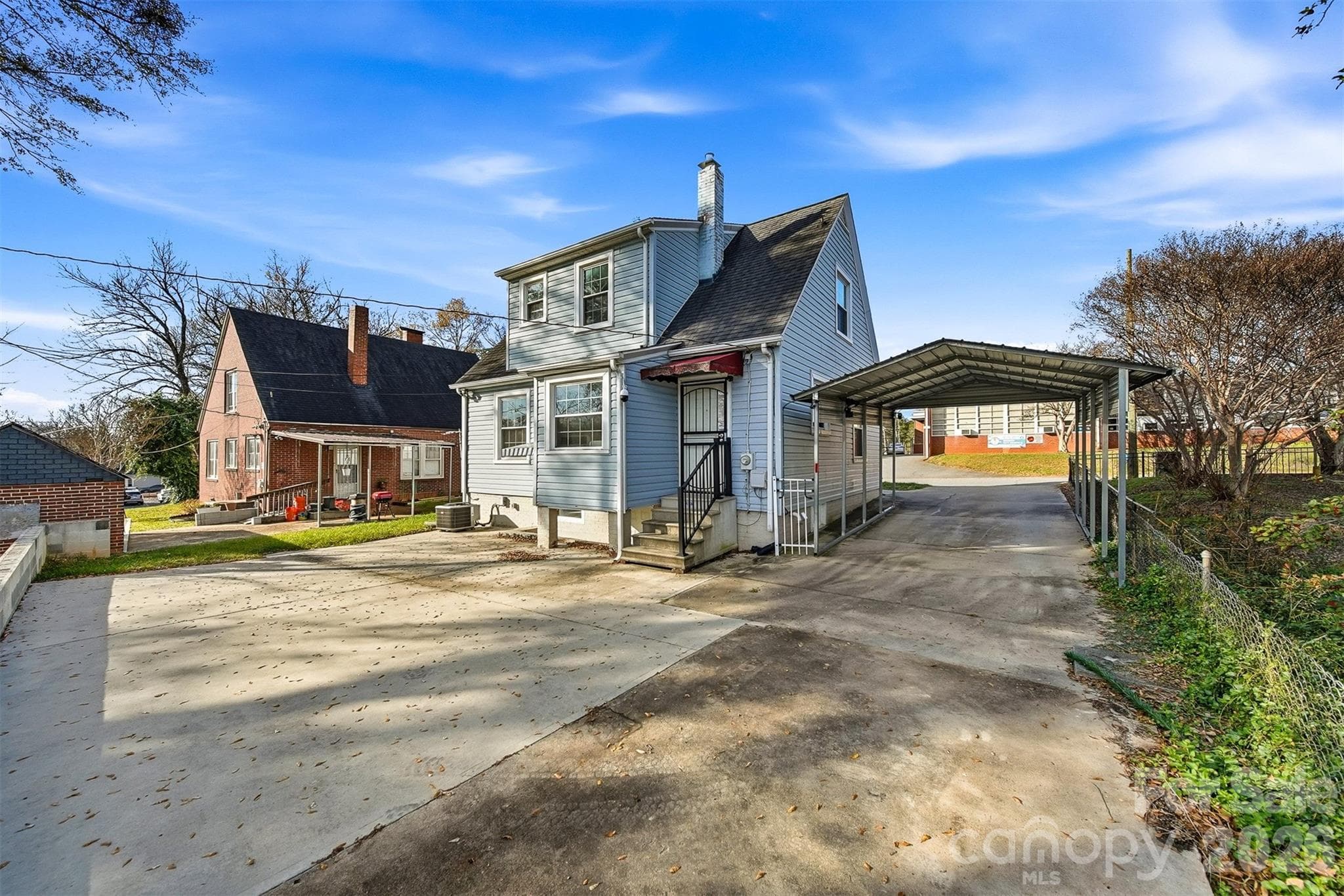 Single Family Residence at 323 4th Street Place SW, Hickory, photo 17 of 20