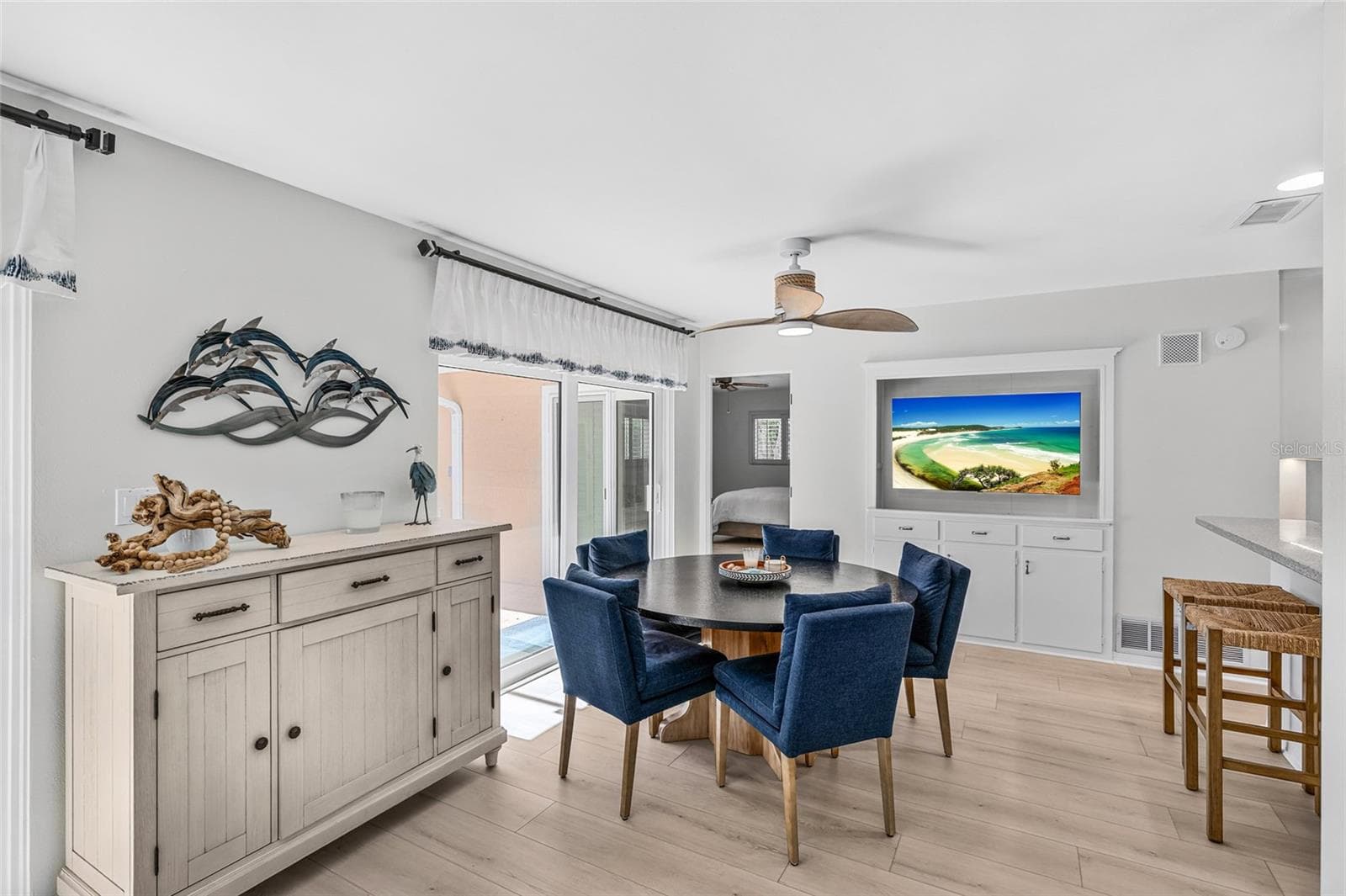 Dining Area, with an easy flow for everyday living and entertaining. - 5376 SHADOW LAWN DR, SARASOTA