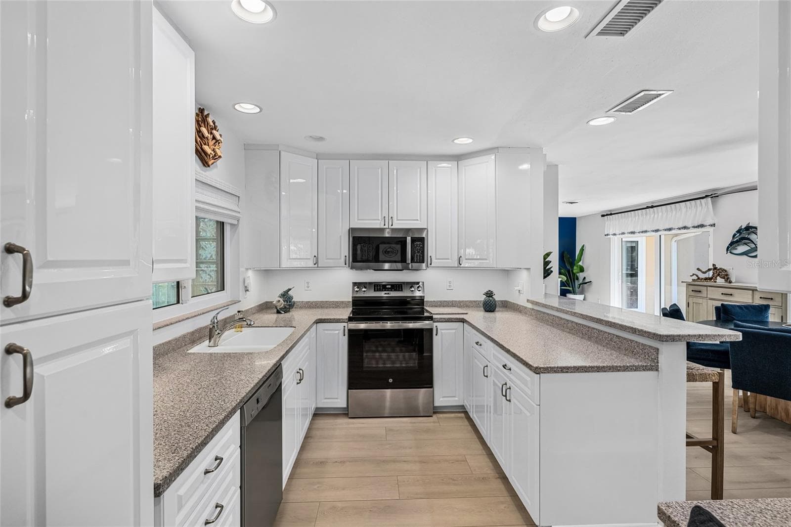Kitchen Workspace, designed for everyday living and easy entertaining. - 5376 SHADOW LAWN DR, SARASOTA