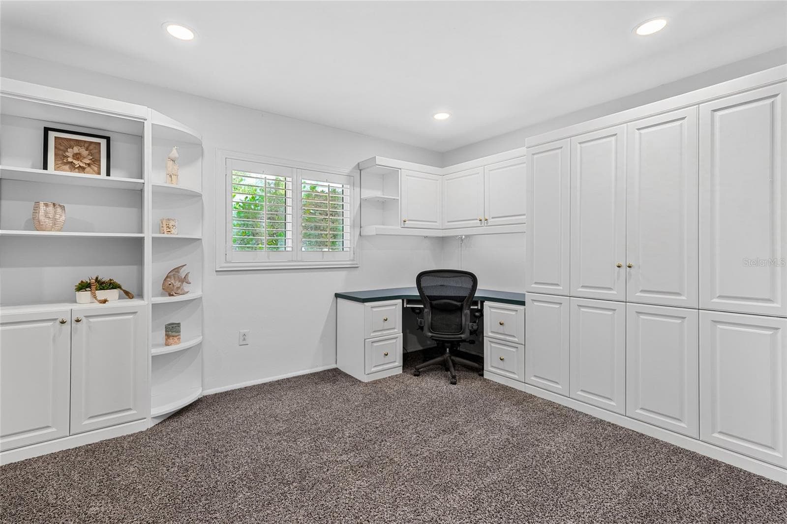 Bedroom 4 with Murphy Bed and Home Office Built Ins. - 5376 SHADOW LAWN DR, SARASOTA