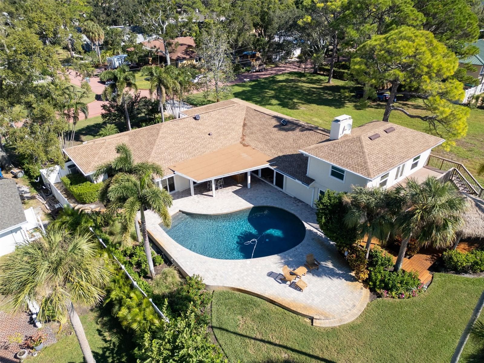 Waterfront Living at it's finest-entertainers dream - 1100 FRIENDLY WAY S, ST PETERSBURG