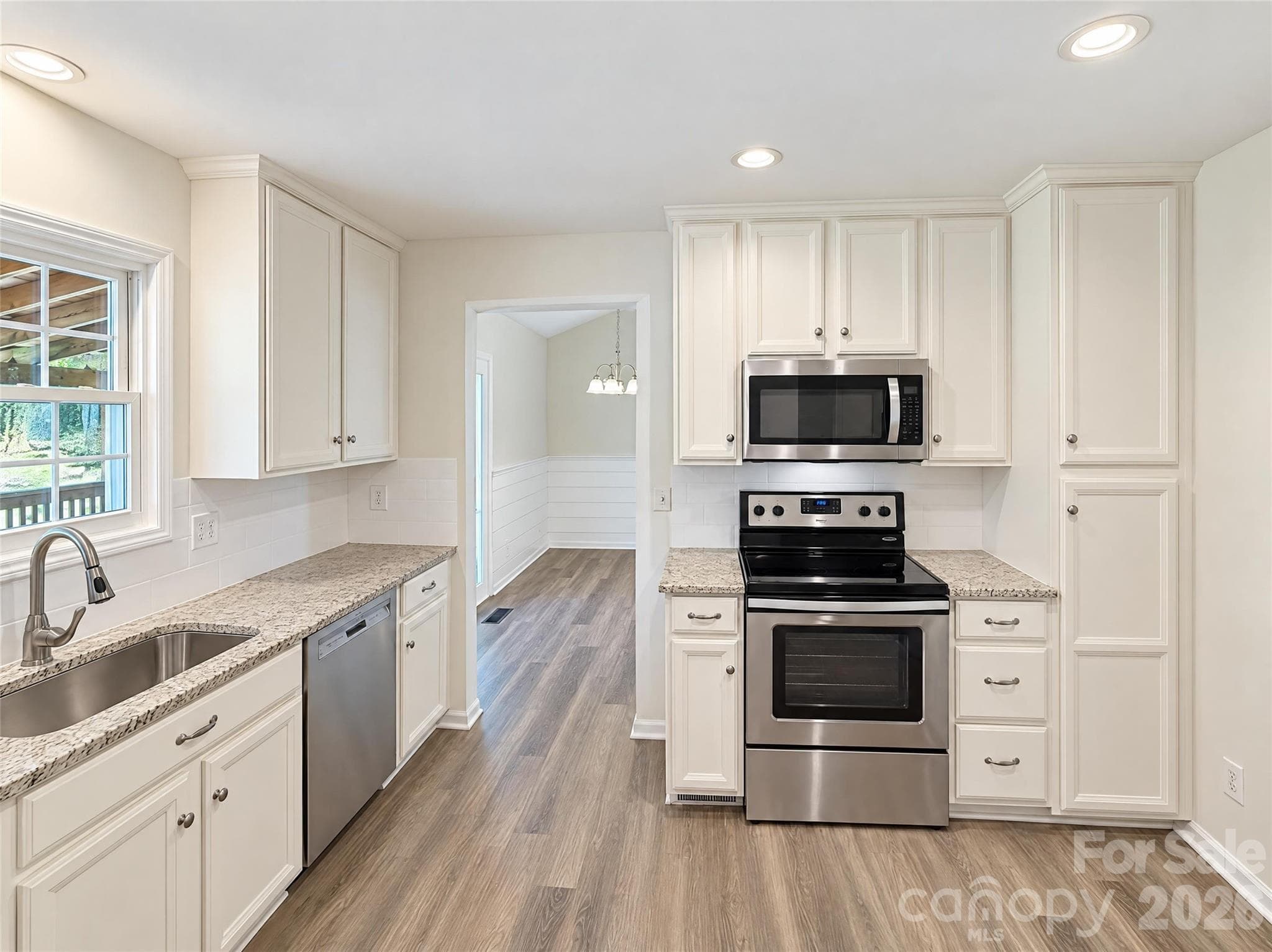 Single Family Residence at 319 Neighbors Drive, Midland, photo 2 of 21