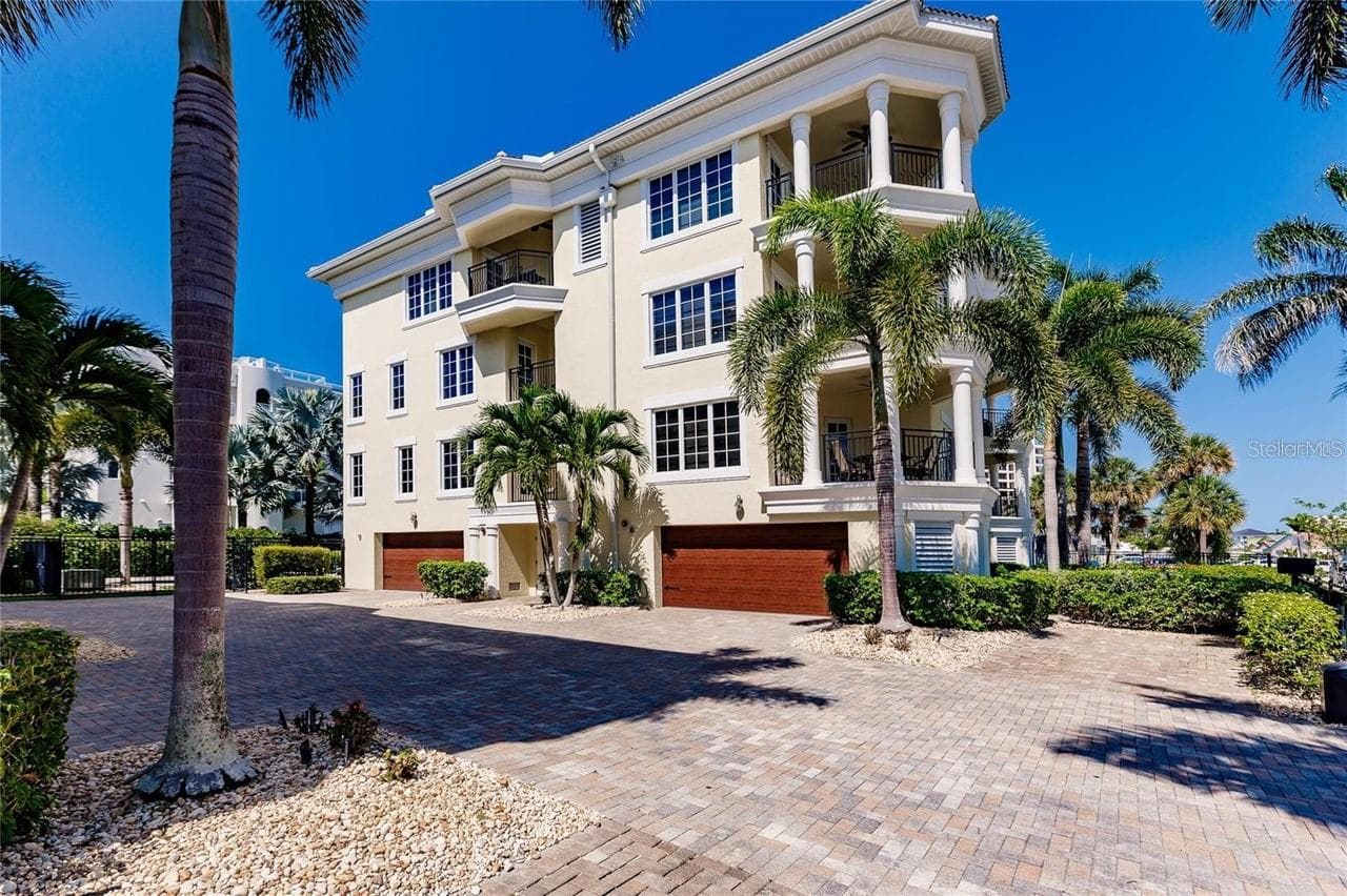 Condominium at 304 CALLE MIRAMAR #304S, SARASOTA, photo 4 of 36
