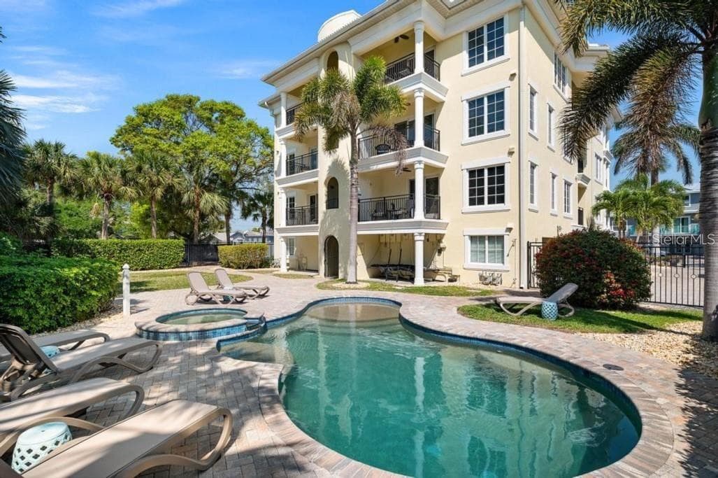 Condominium at 304 CALLE MIRAMAR #304S, SARASOTA, photo 5 of 36