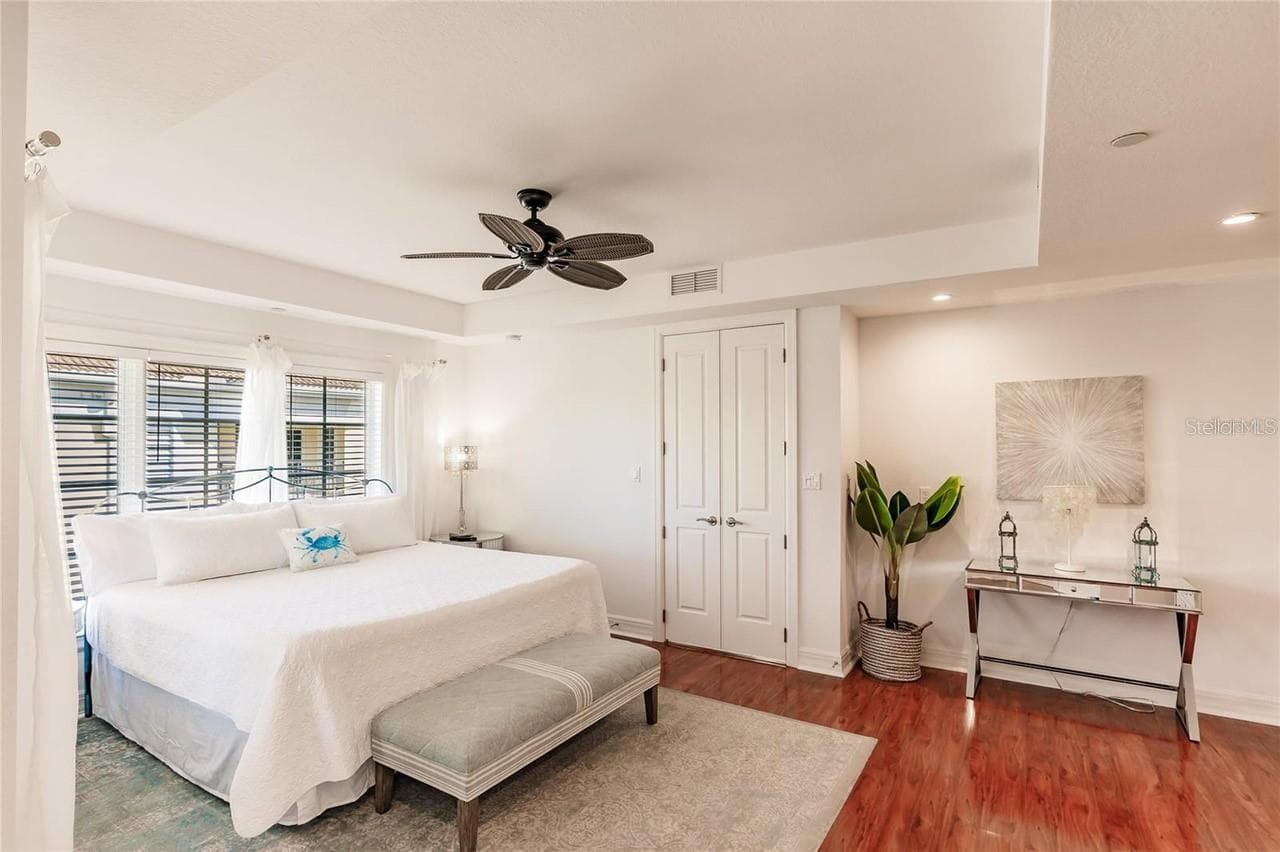 Condominium at 304 CALLE MIRAMAR #304S, SARASOTA, photo 20 of 36