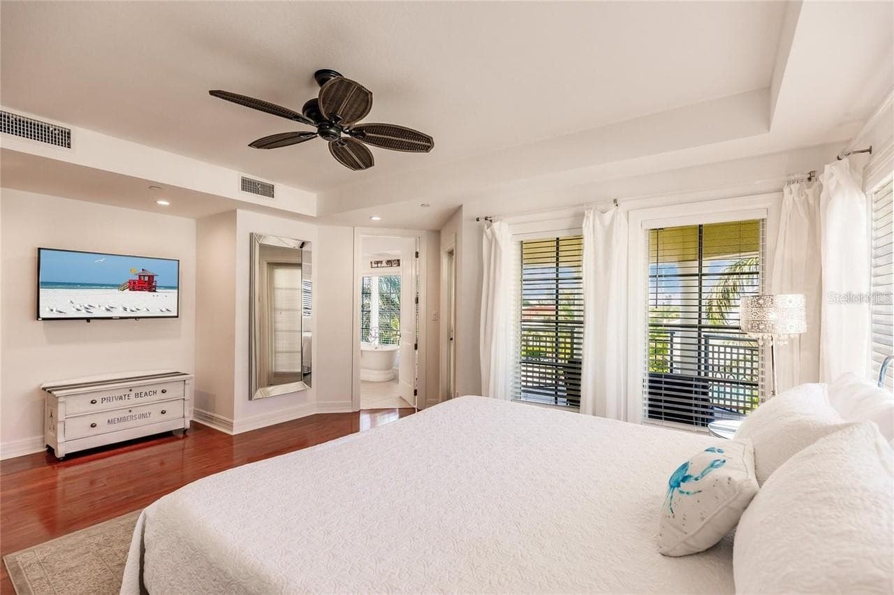 Condominium at 304 CALLE MIRAMAR #304S, SARASOTA, photo 21 of 36