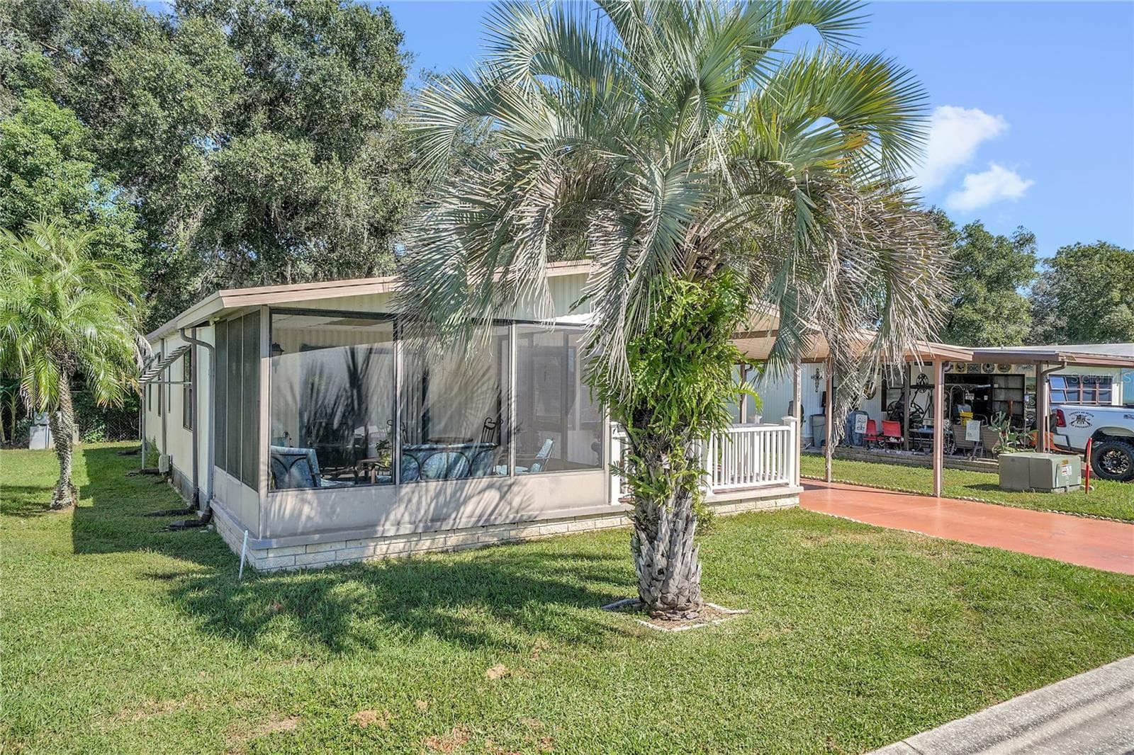 Manufactured Home at 34405 COUNTRYSIDE DR, WESLEY CHAPEL, photo 3 of 39