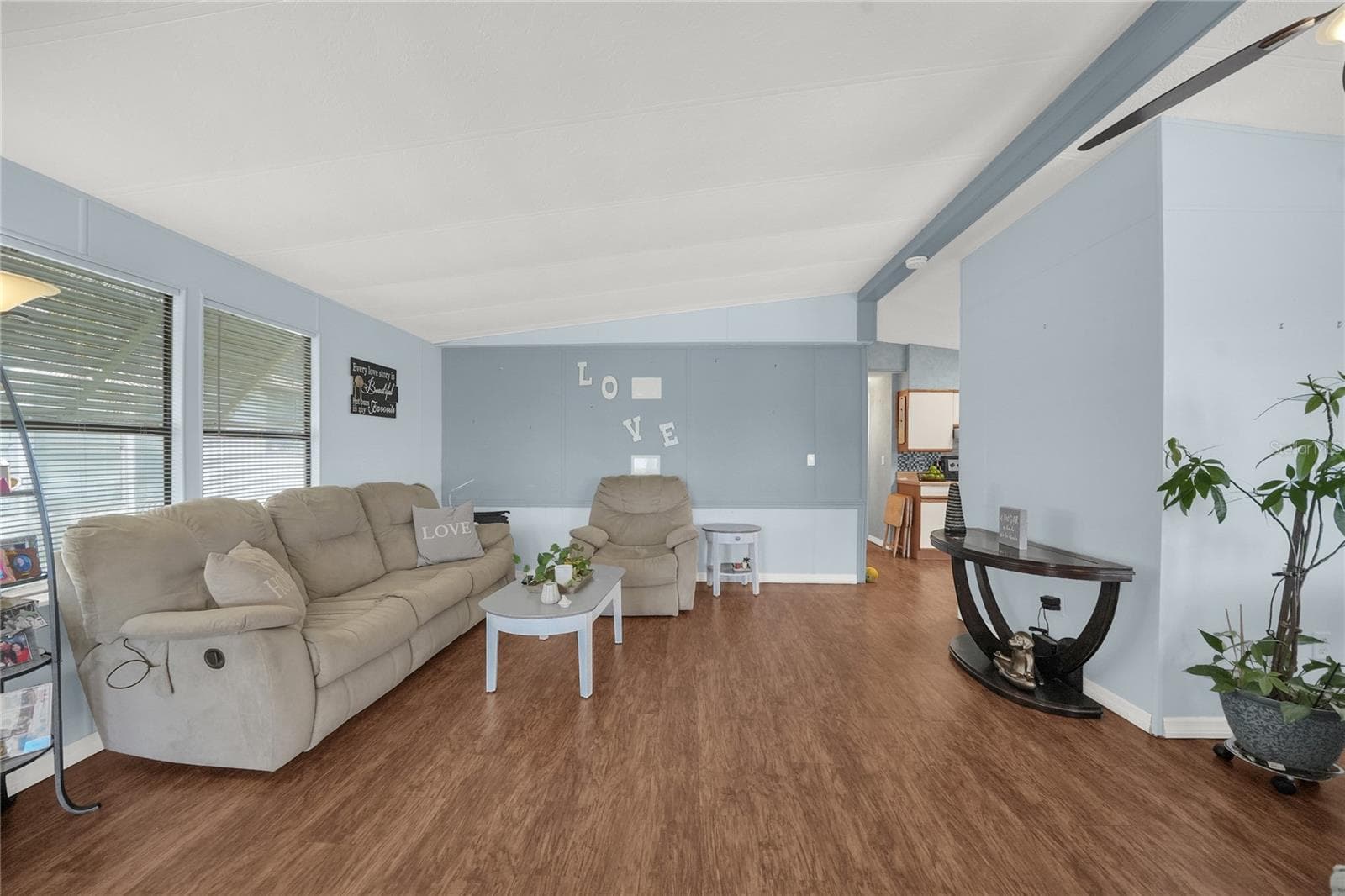 Manufactured Home at 34405 COUNTRYSIDE DR, WESLEY CHAPEL, photo 9 of 39