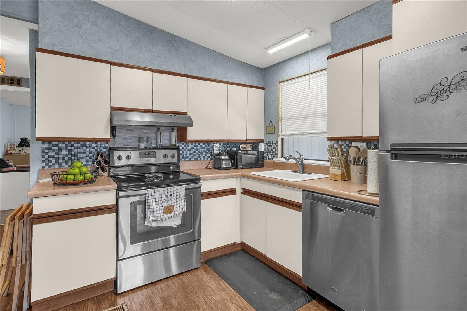 Manufactured Home at 34405 COUNTRYSIDE DR, WESLEY CHAPEL, photo 12 of 39