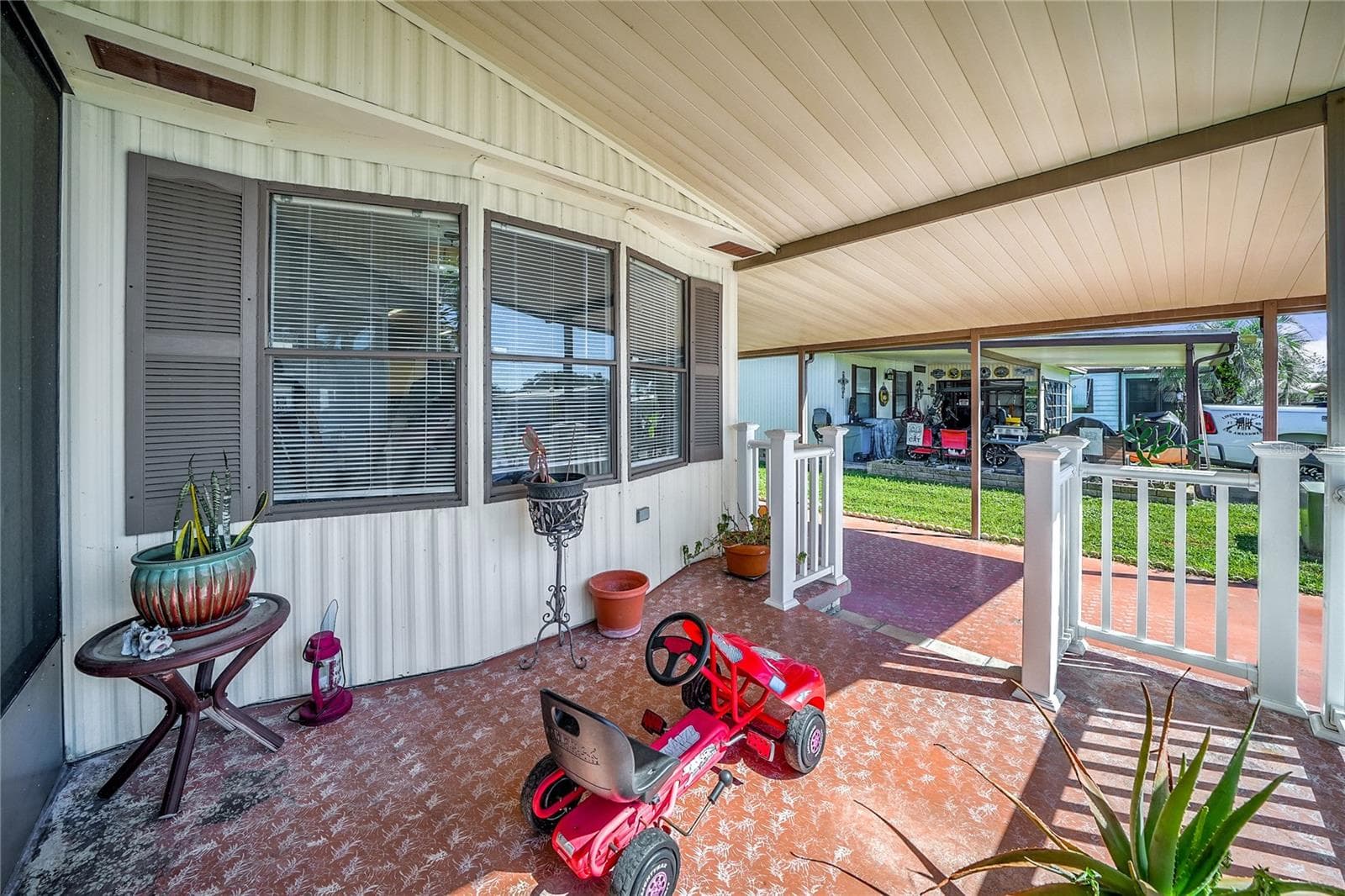 Manufactured Home at 34405 COUNTRYSIDE DR, WESLEY CHAPEL, photo 27 of 39