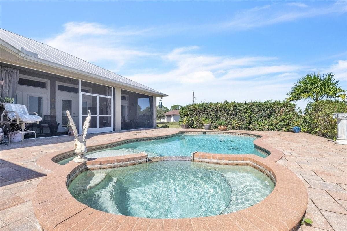 Single Family Residence at 18150 BENDING WILLOW CT, PUNTA GORDA, photo 7 of 48