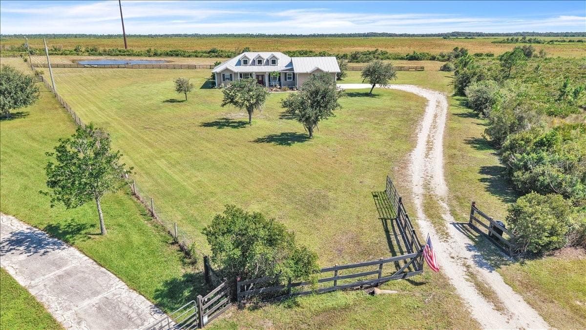 Single Family Residence at 18150 BENDING WILLOW CT, PUNTA GORDA, photo 9 of 48
