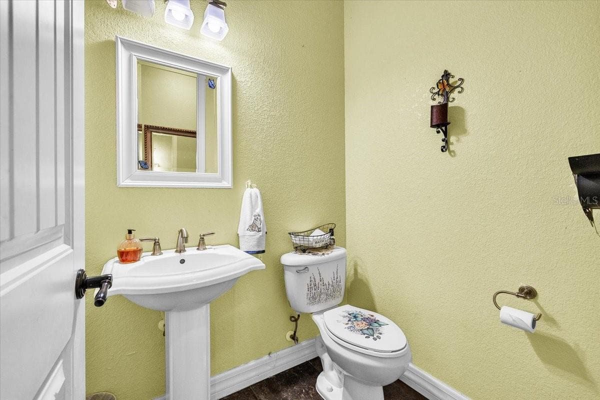 Single Family Residence at 18150 BENDING WILLOW CT, PUNTA GORDA, photo 29 of 48