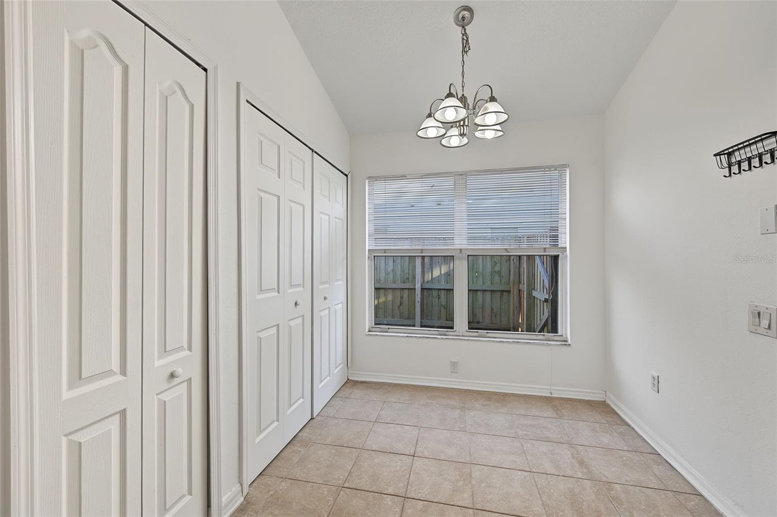 Breakfast nook - 29947 MORNINGMIST DR, WESLEY CHAPEL