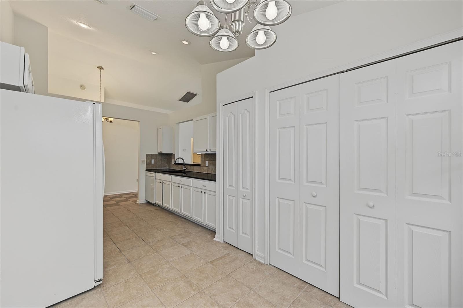 Single Family Residence at 29947 MORNINGMIST DR, WESLEY CHAPEL, photo 15 of 42
