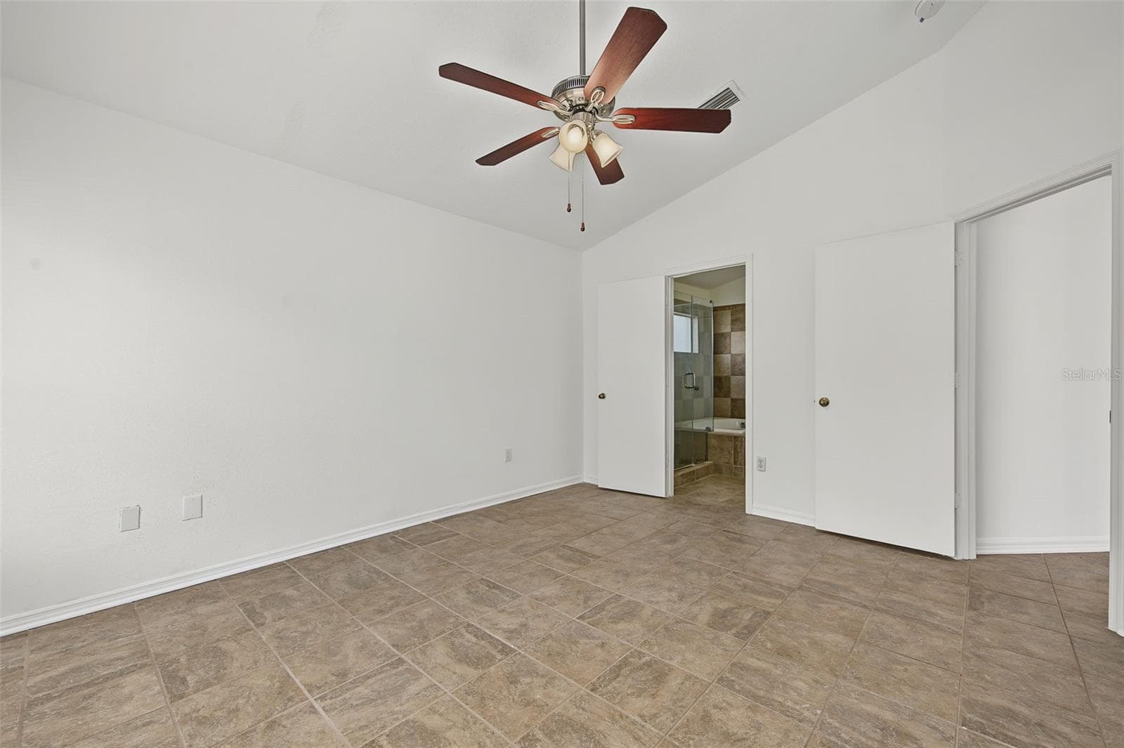 Single Family Residence at 29947 MORNINGMIST DR, WESLEY CHAPEL, photo 18 of 42