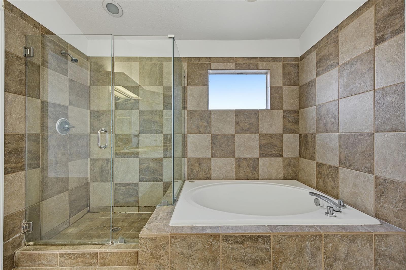 Single Family Residence at 29947 MORNINGMIST DR, WESLEY CHAPEL, photo 21 of 42