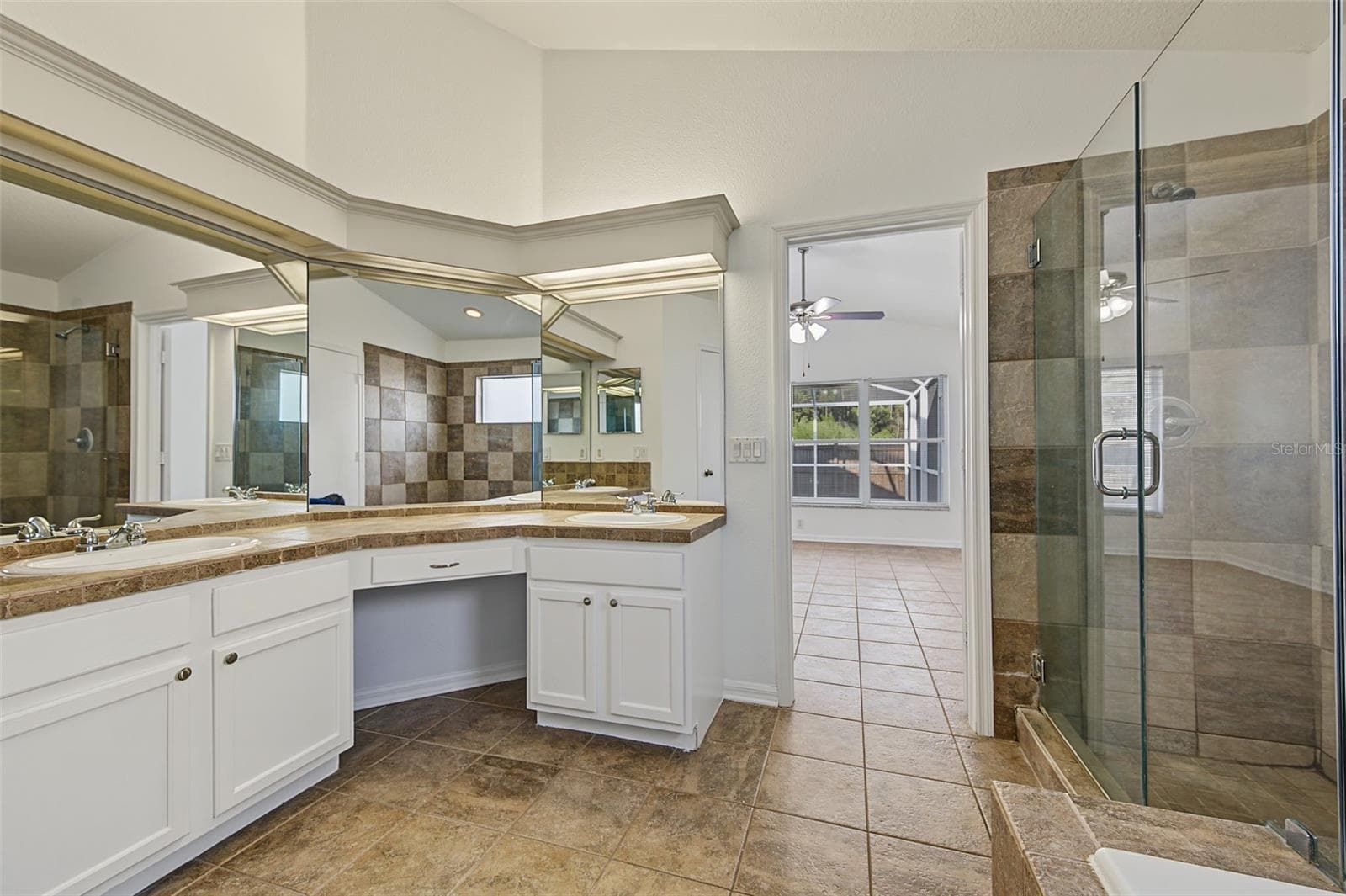 Single Family Residence at 29947 MORNINGMIST DR, WESLEY CHAPEL, photo 22 of 42
