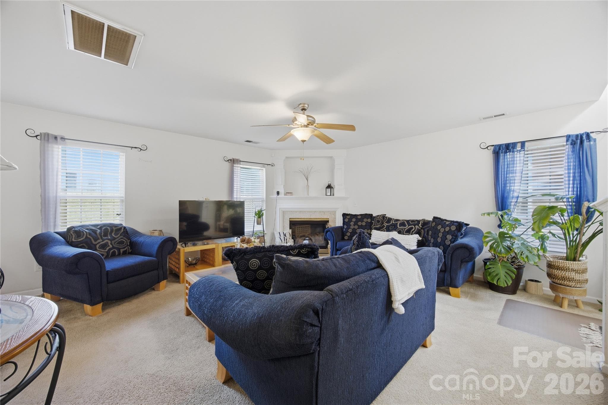 Single Family Residence at 8335 Wallace Glen Drive, Charlotte, photo 10 of 33
