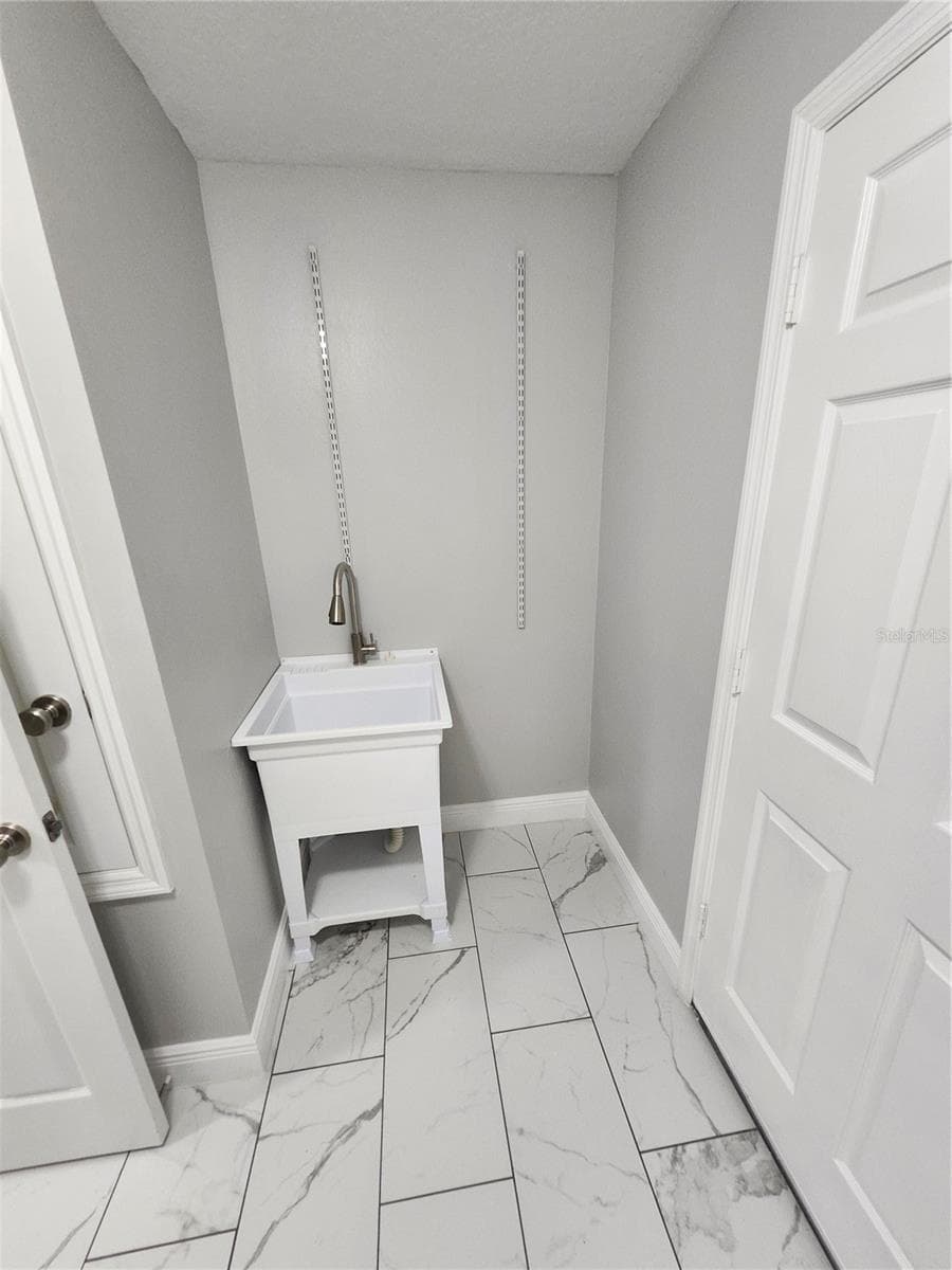Laundry room Shop Sink - 3069 TOBAGO AVE, CLERMONT