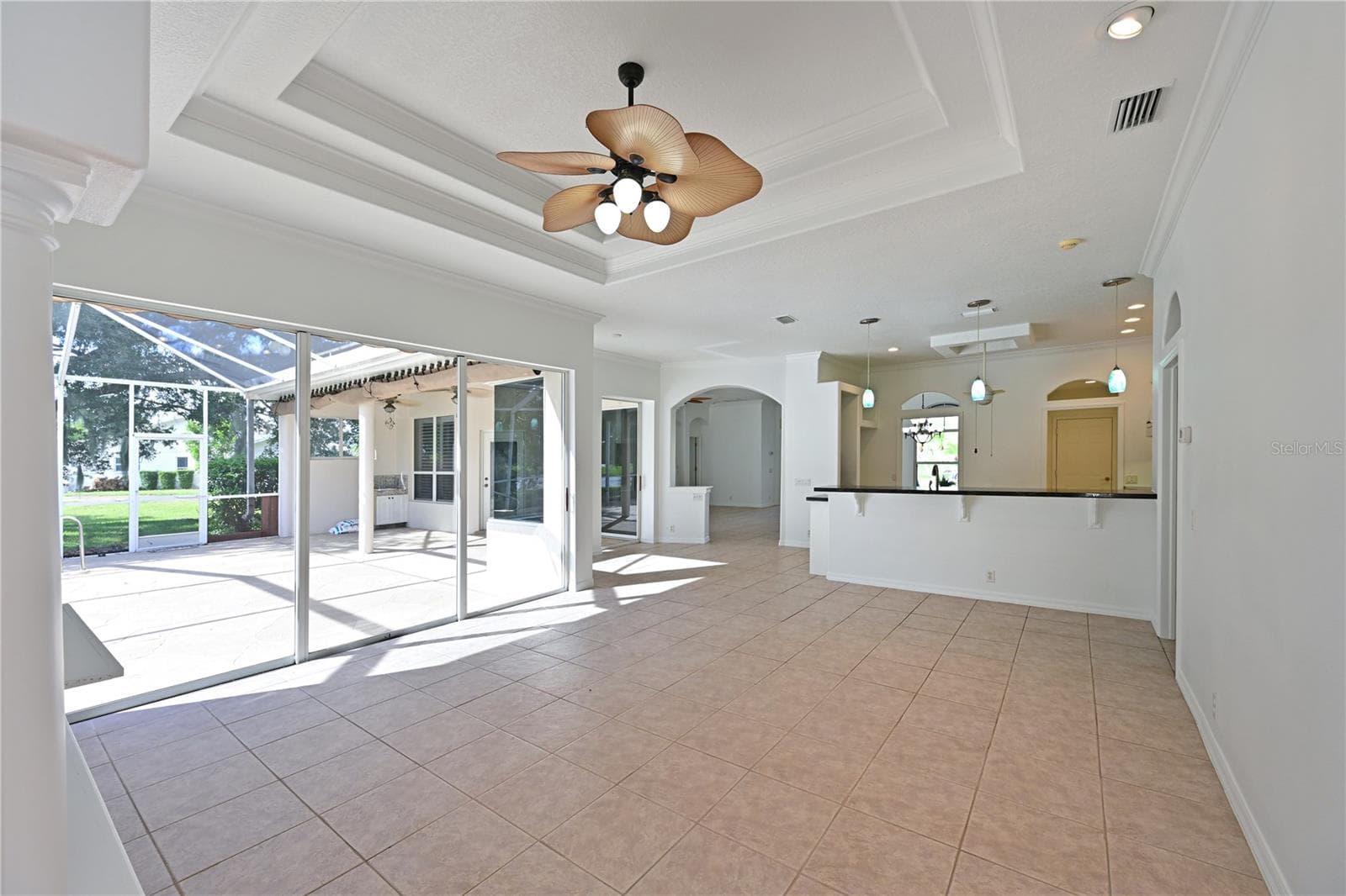 Great room to Lanai - 6195 9TH AVENUE CIR NE, BRADENTON