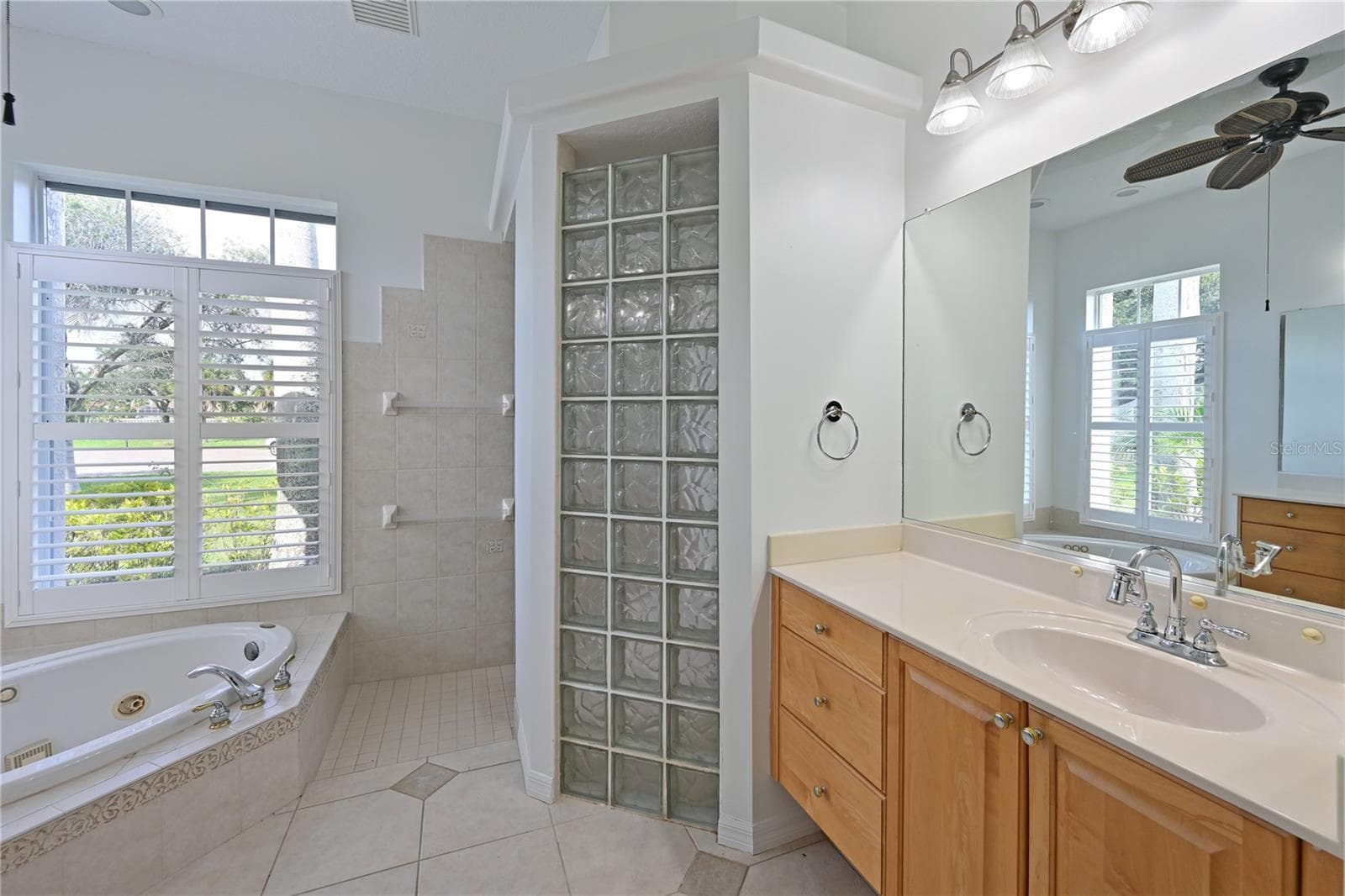 Single Family Residence at 6195 9TH AVENUE CIR NE, BRADENTON, photo 32 of 49