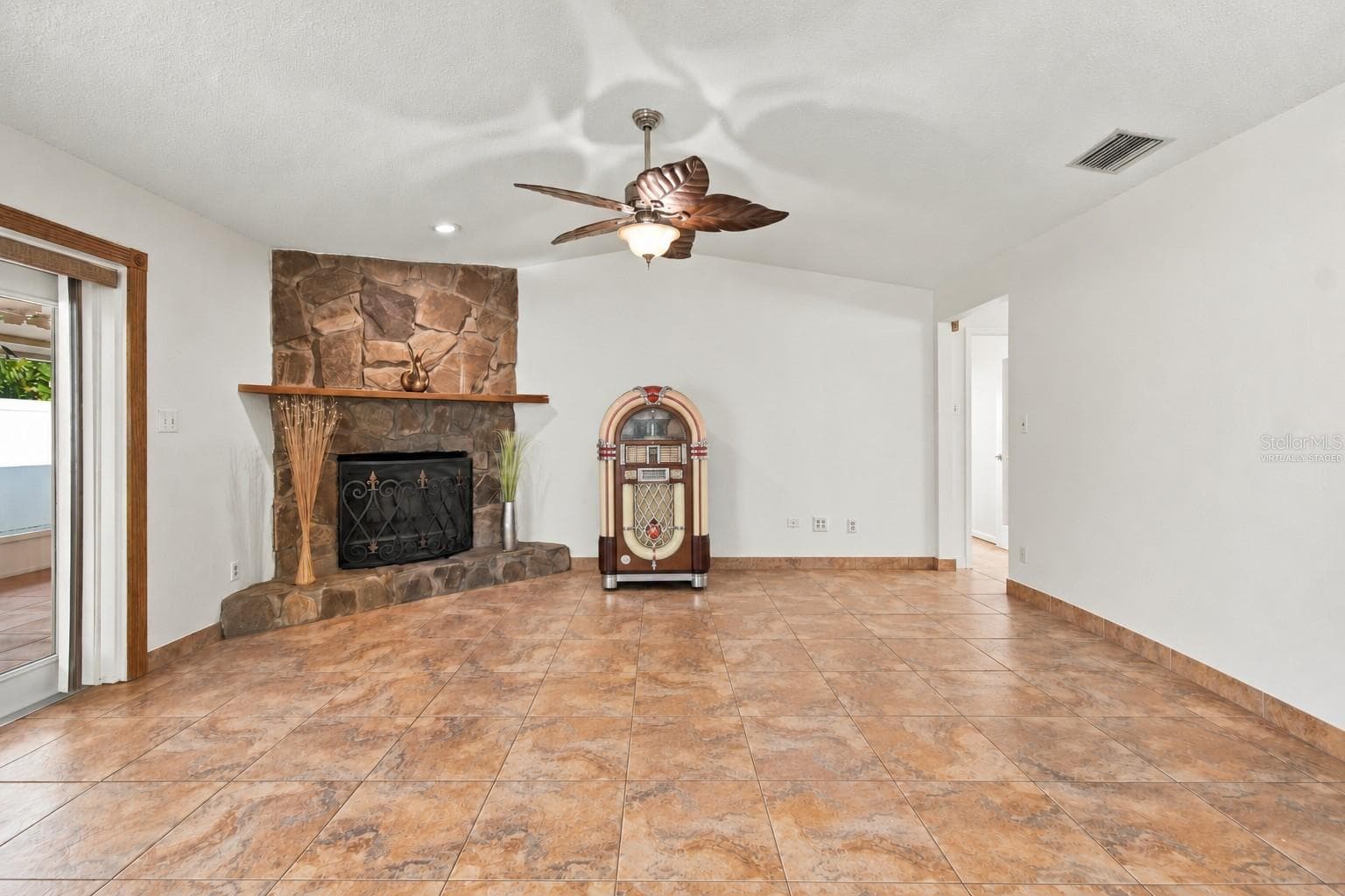 Virtually staged - 3445 35TH ST N, ST PETERSBURG