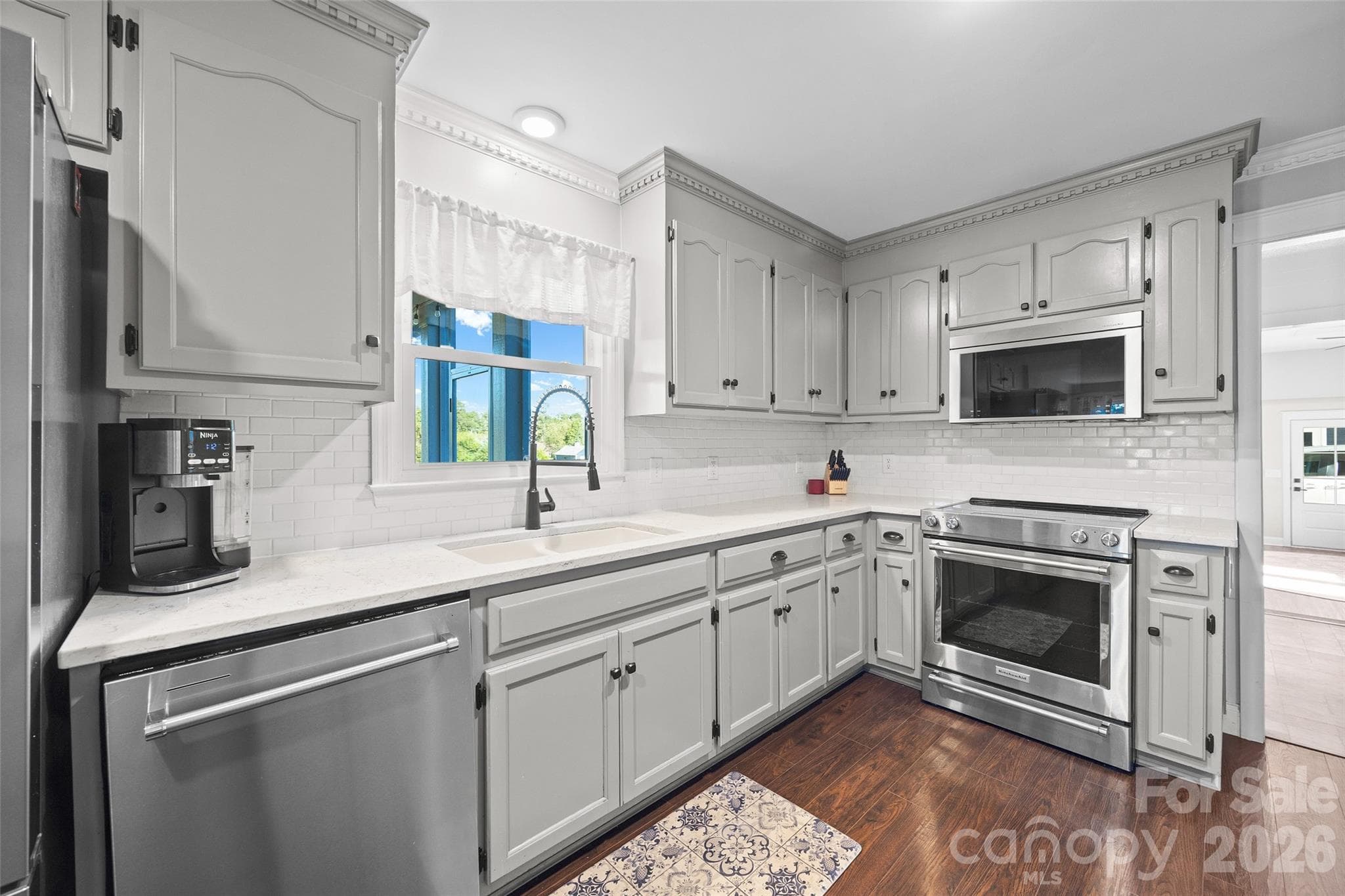Kitchen - 3076 Crestview Lane, Lancaster