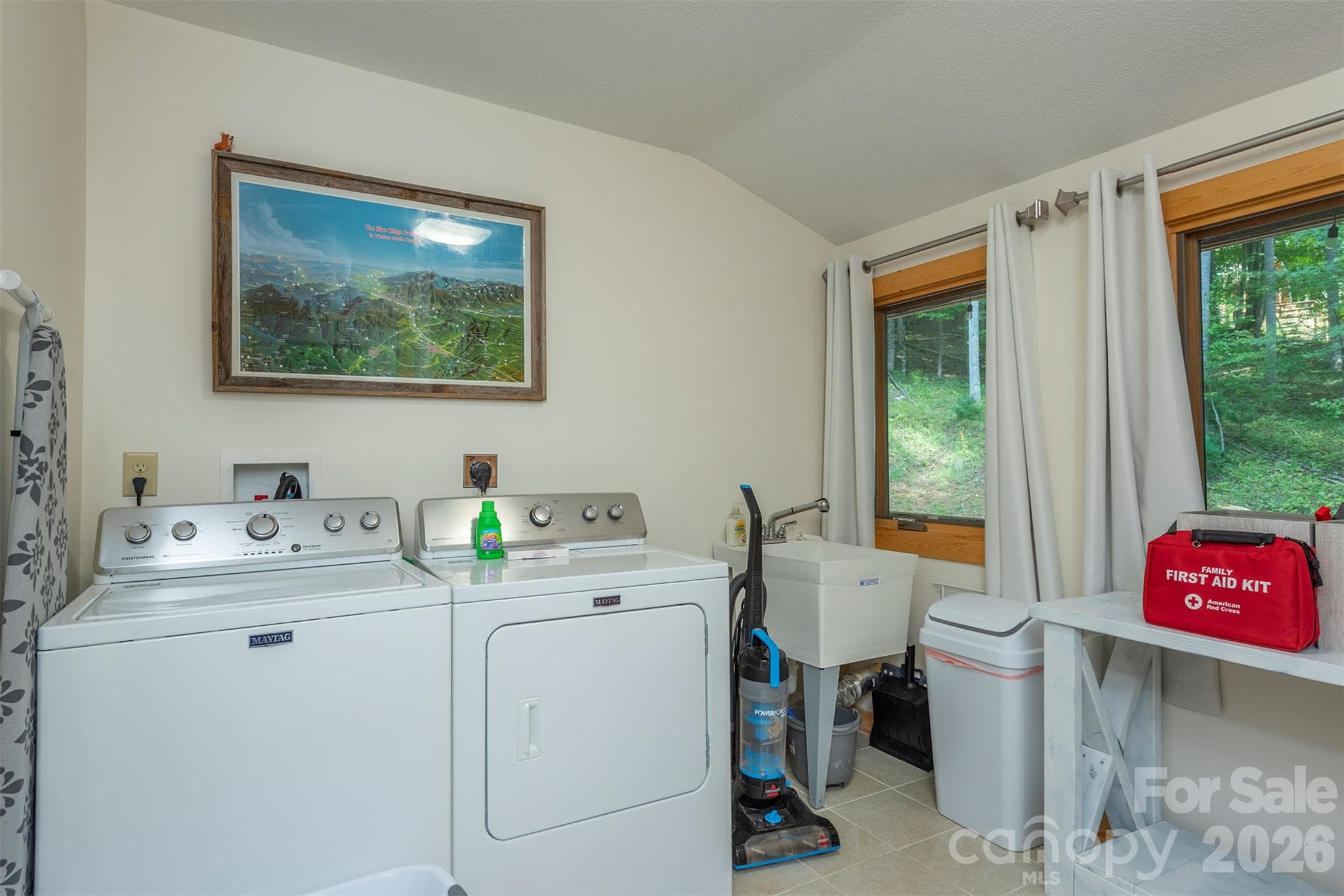 Single Family Residence at 32 Thrash Lane, Mars Hill, photo 16 of 42