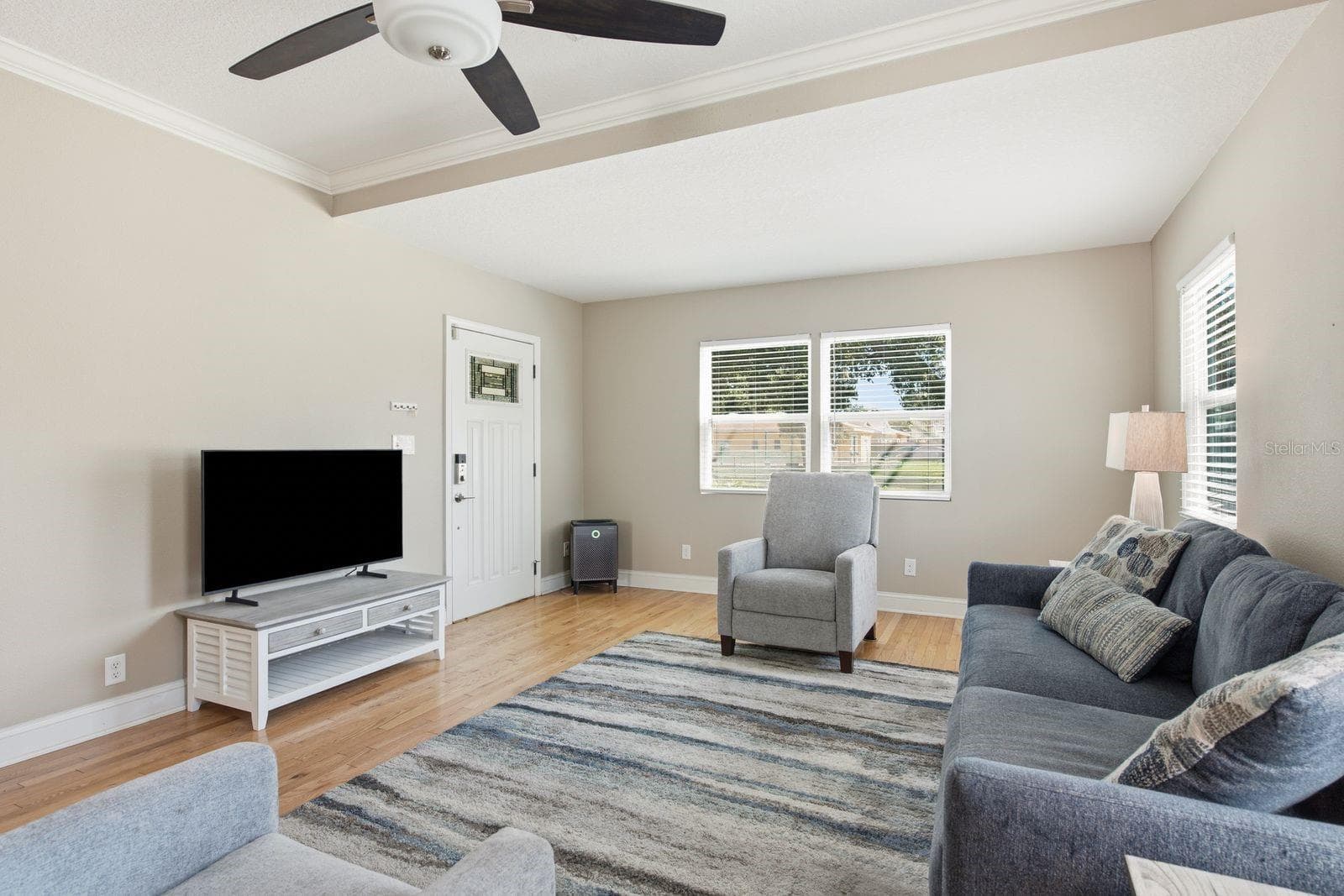 Livingroom - 420 40TH ST N, ST PETERSBURG