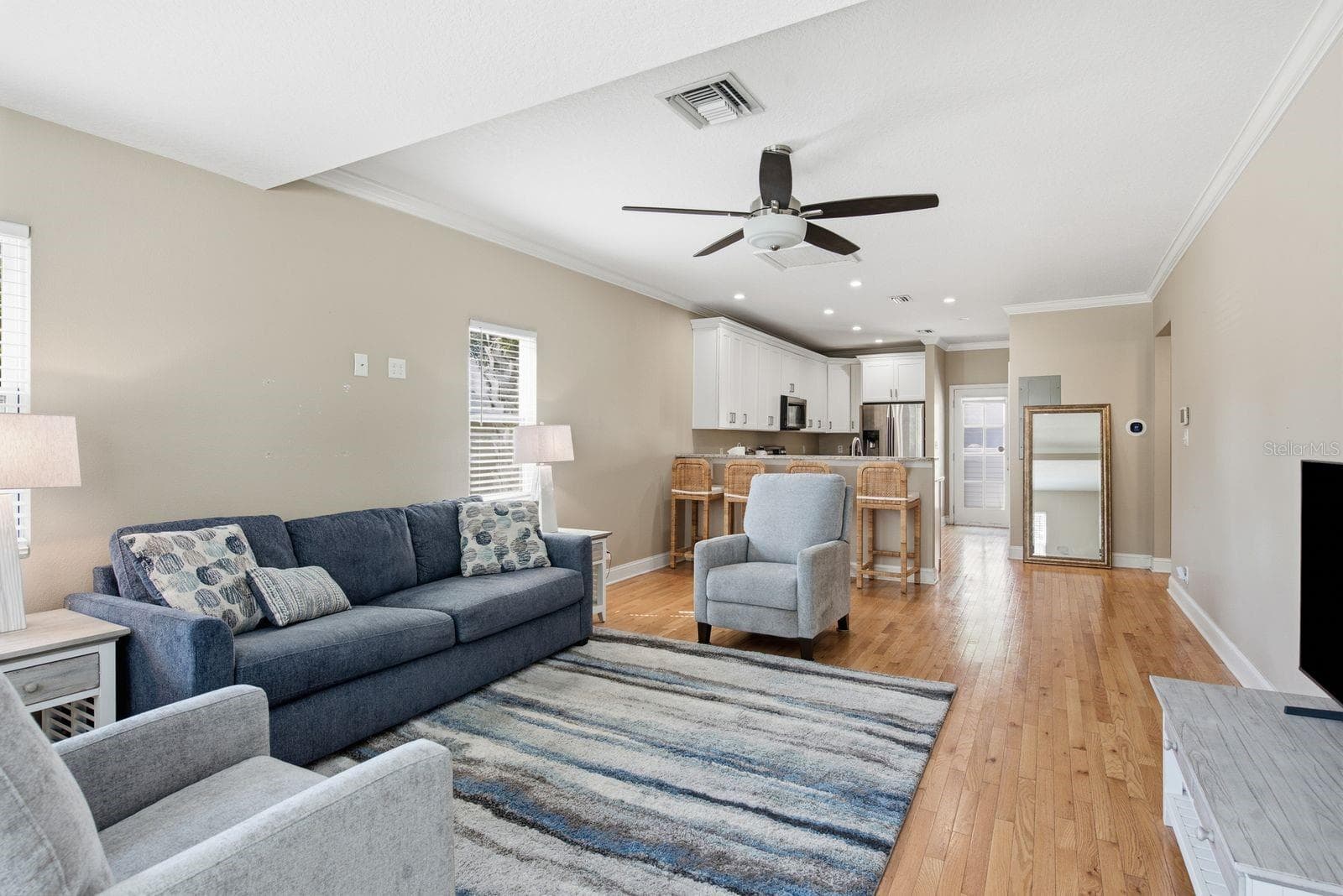 Livingroom - 420 40TH ST N, ST PETERSBURG