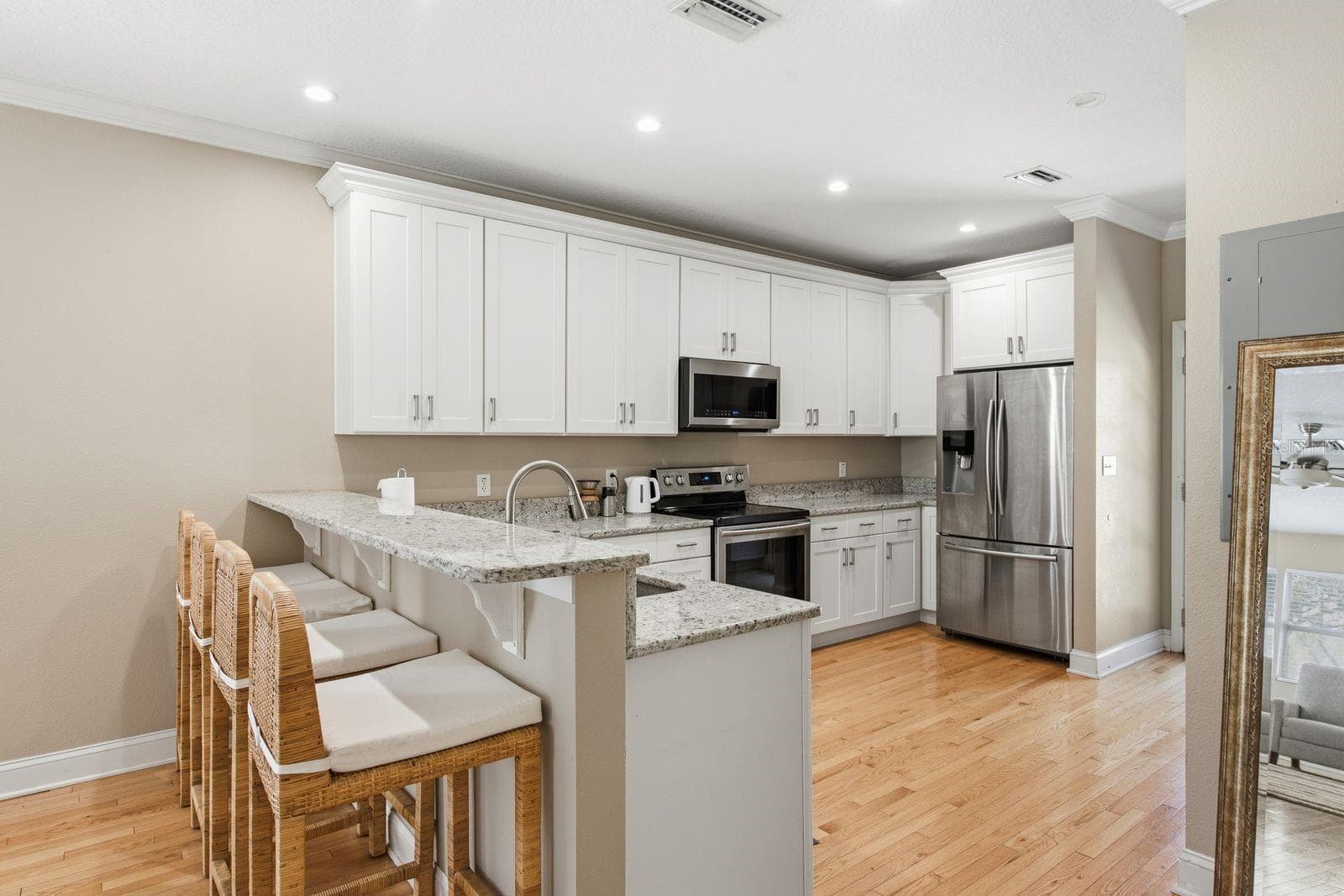 Kitchen - 420 40TH ST N, ST PETERSBURG