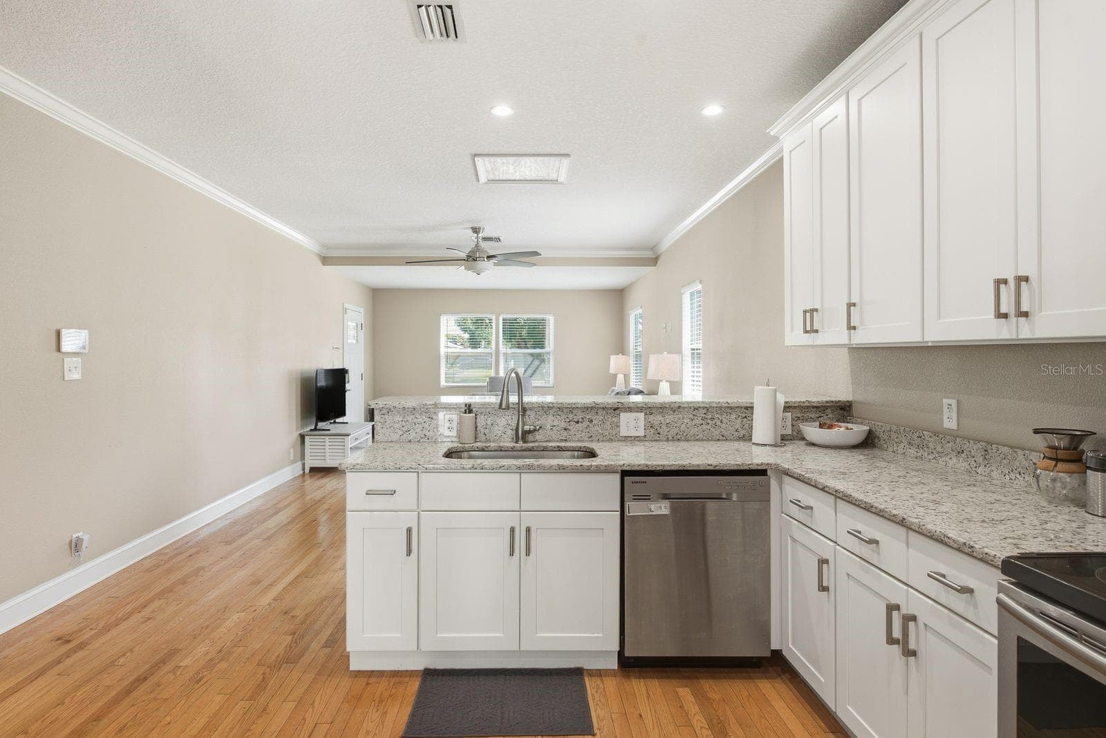 Kitchen - 420 40TH ST N, ST PETERSBURG