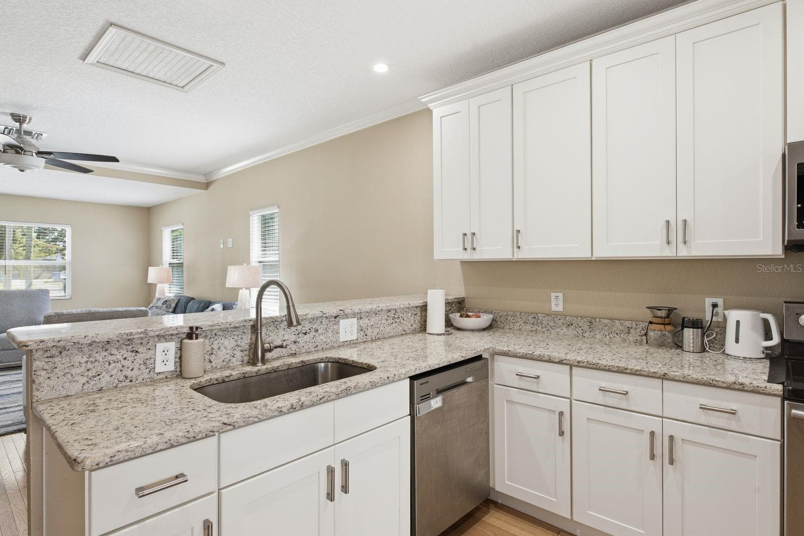 Kitchen - 420 40TH ST N, ST PETERSBURG