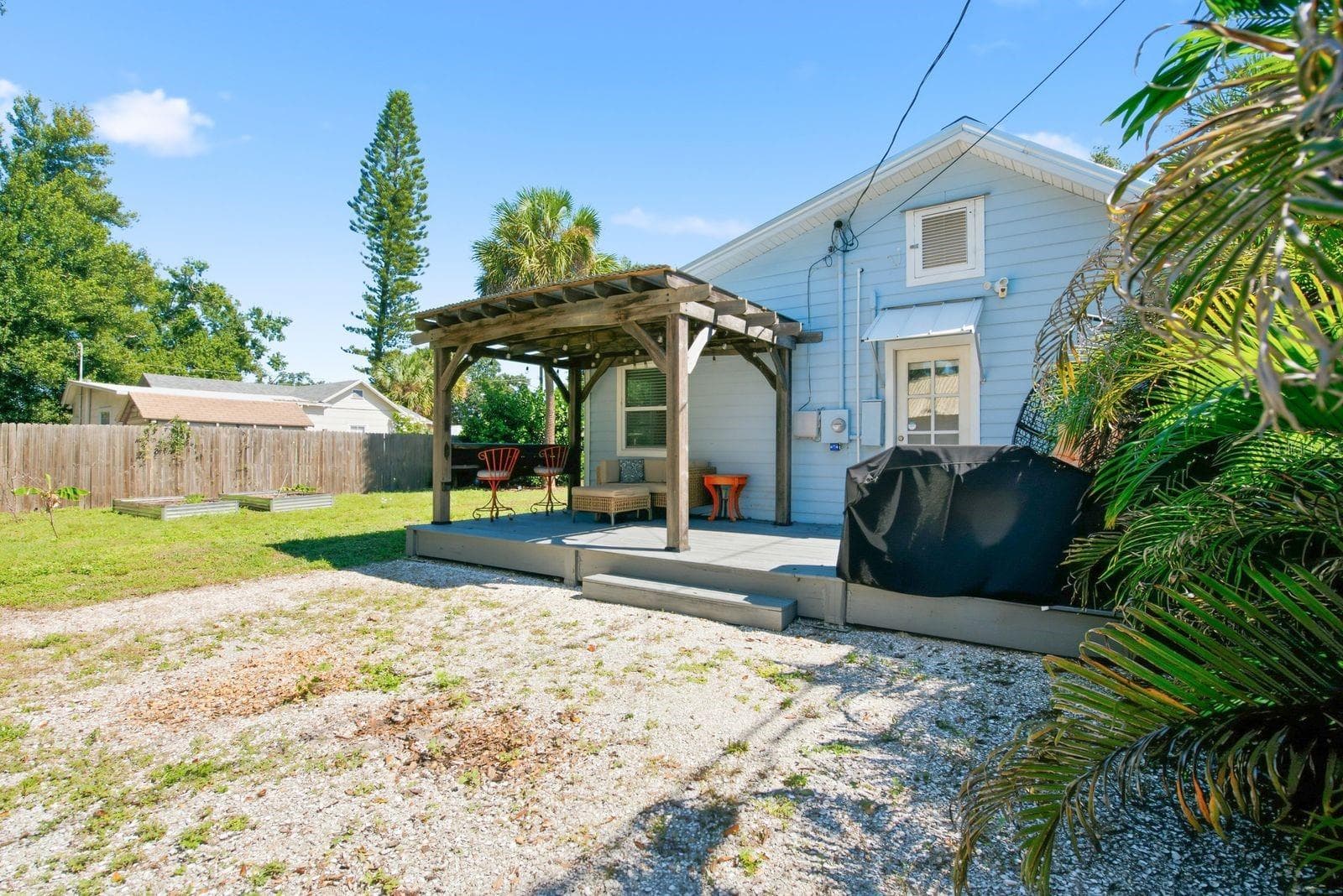 Pergola - 420 40TH ST N, ST PETERSBURG