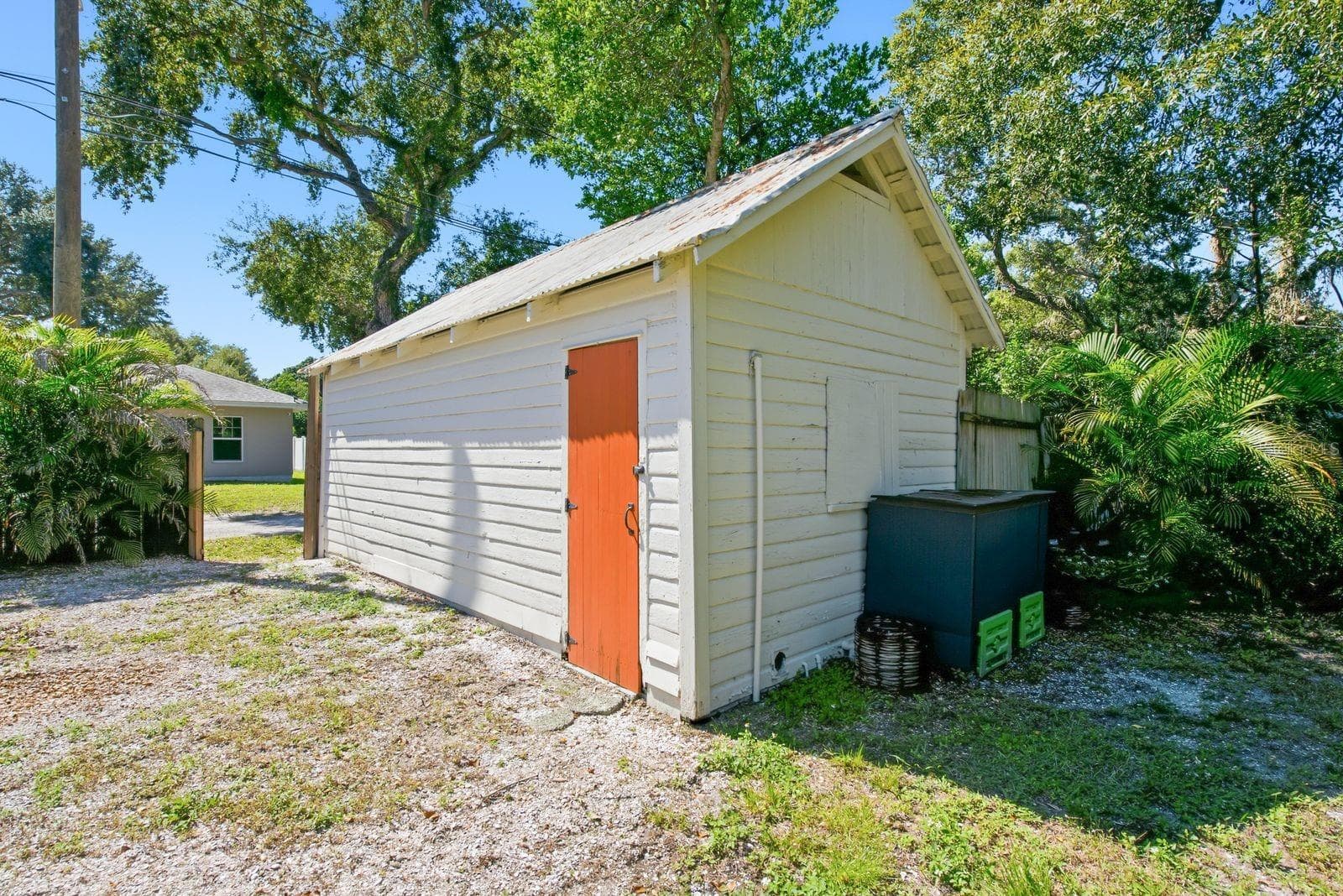 Garage - 420 40TH ST N, ST PETERSBURG